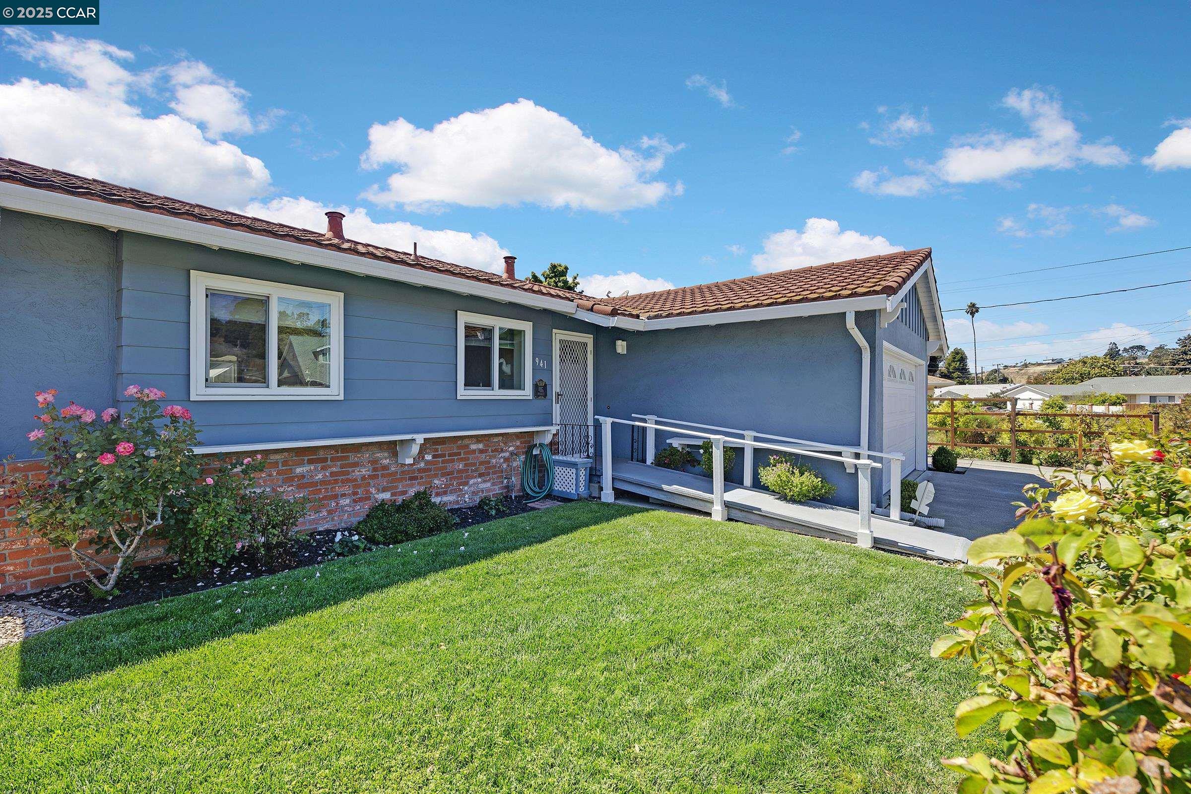 Detail Gallery Image 3 of 33 For 941 Kittery Way, Pinole,  CA 94564 - 4 Beds | 2 Baths