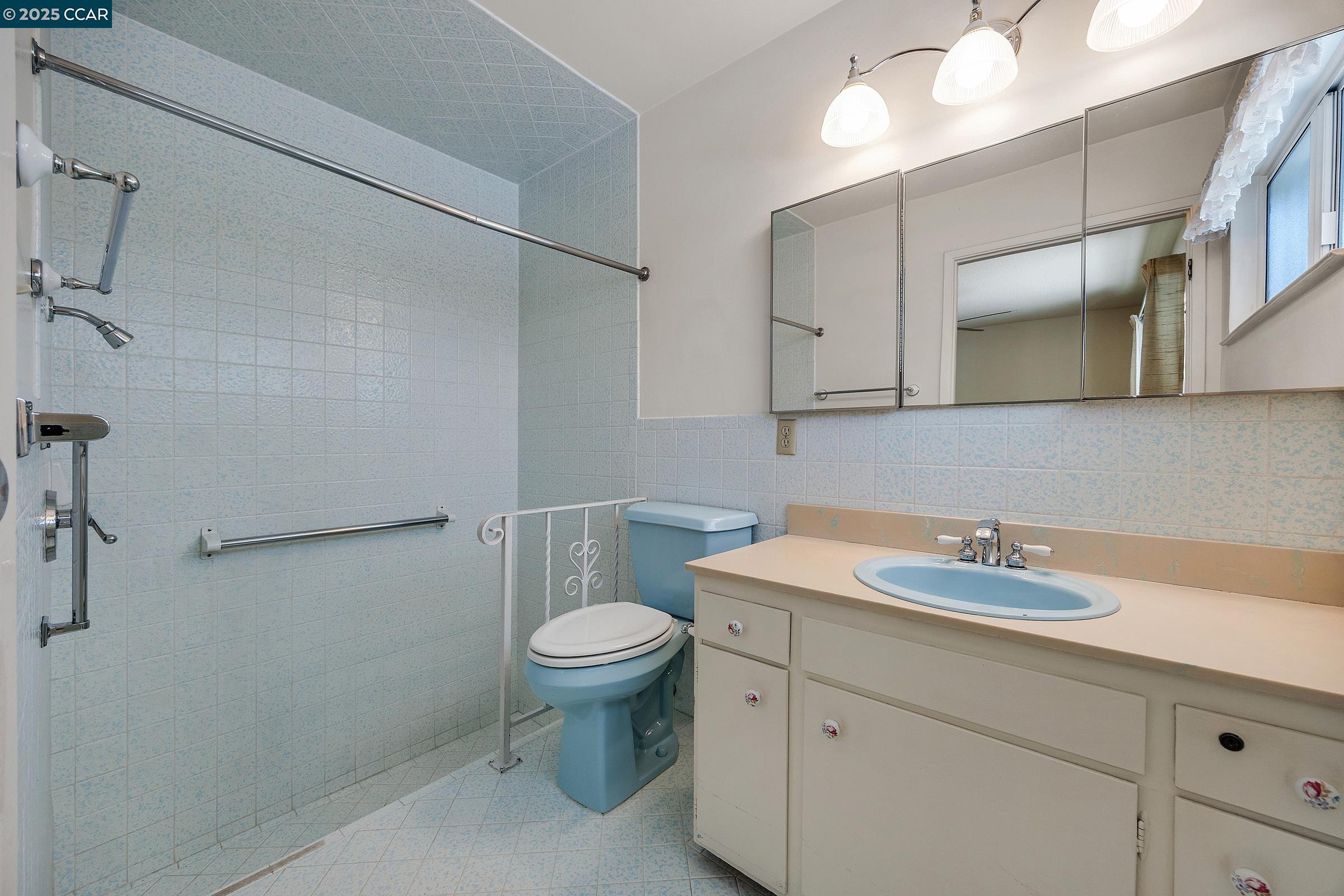 Detail Gallery Image 27 of 33 For 941 Kittery Way, Pinole,  CA 94564 - 4 Beds | 2 Baths