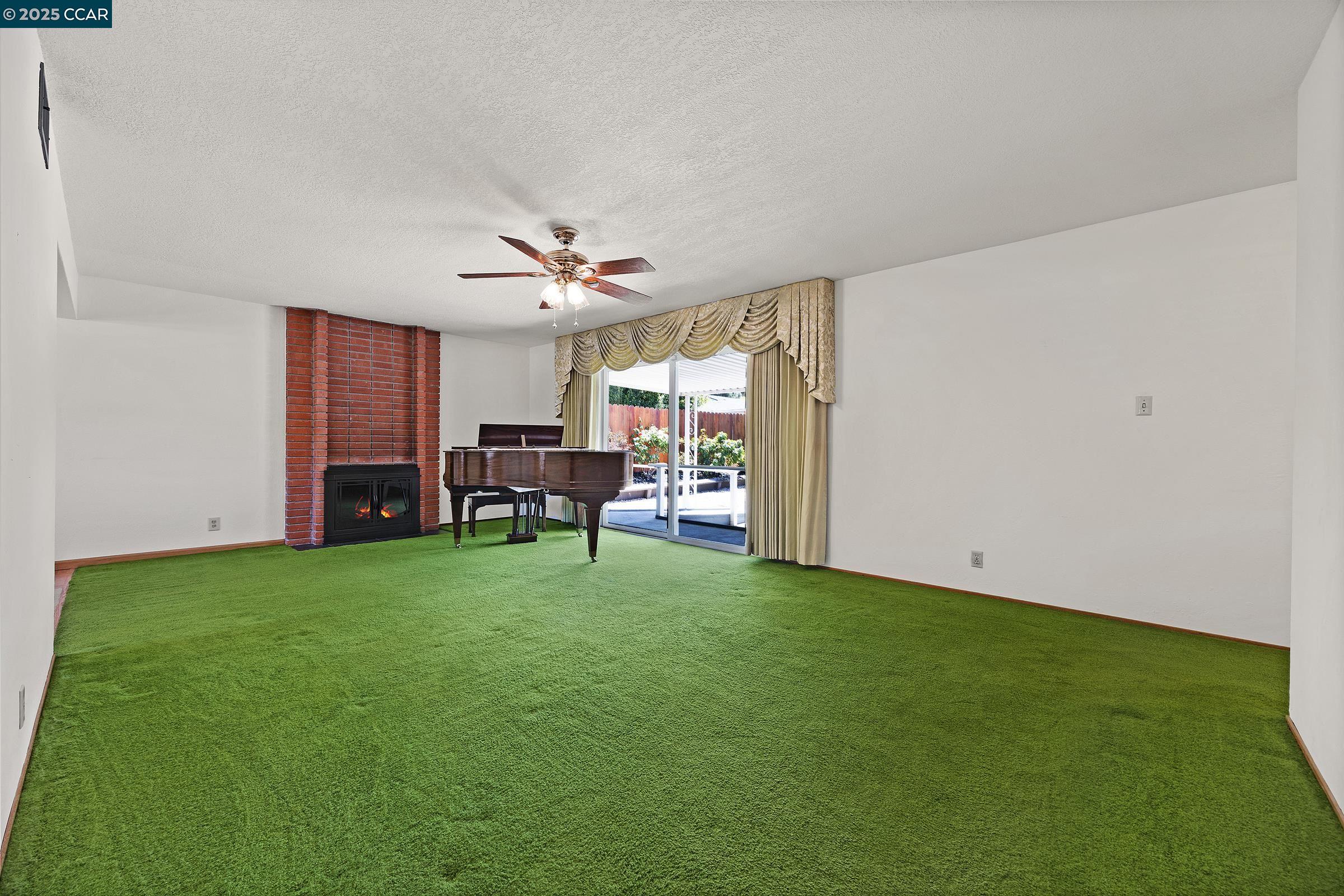 Detail Gallery Image 4 of 33 For 941 Kittery Way, Pinole,  CA 94564 - 4 Beds | 2 Baths