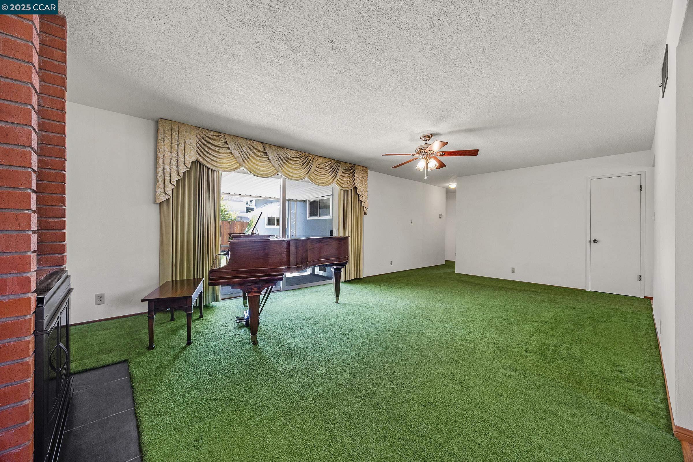 Detail Gallery Image 6 of 33 For 941 Kittery Way, Pinole,  CA 94564 - 4 Beds | 2 Baths