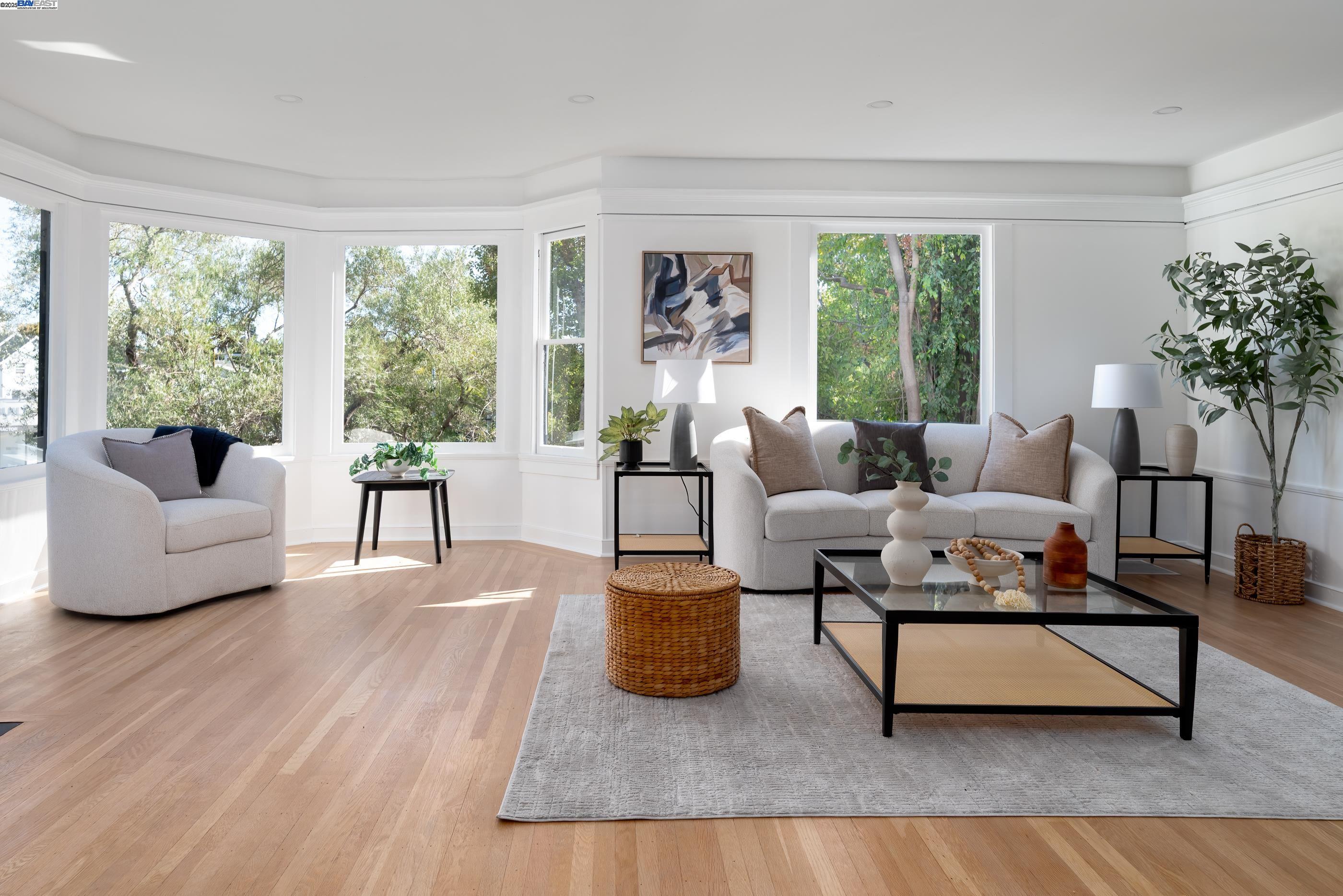 Detail Gallery Image 3 of 42 For 1146 Excelsior, Oakland,  CA 94610 - 3 Beds | 3 Baths