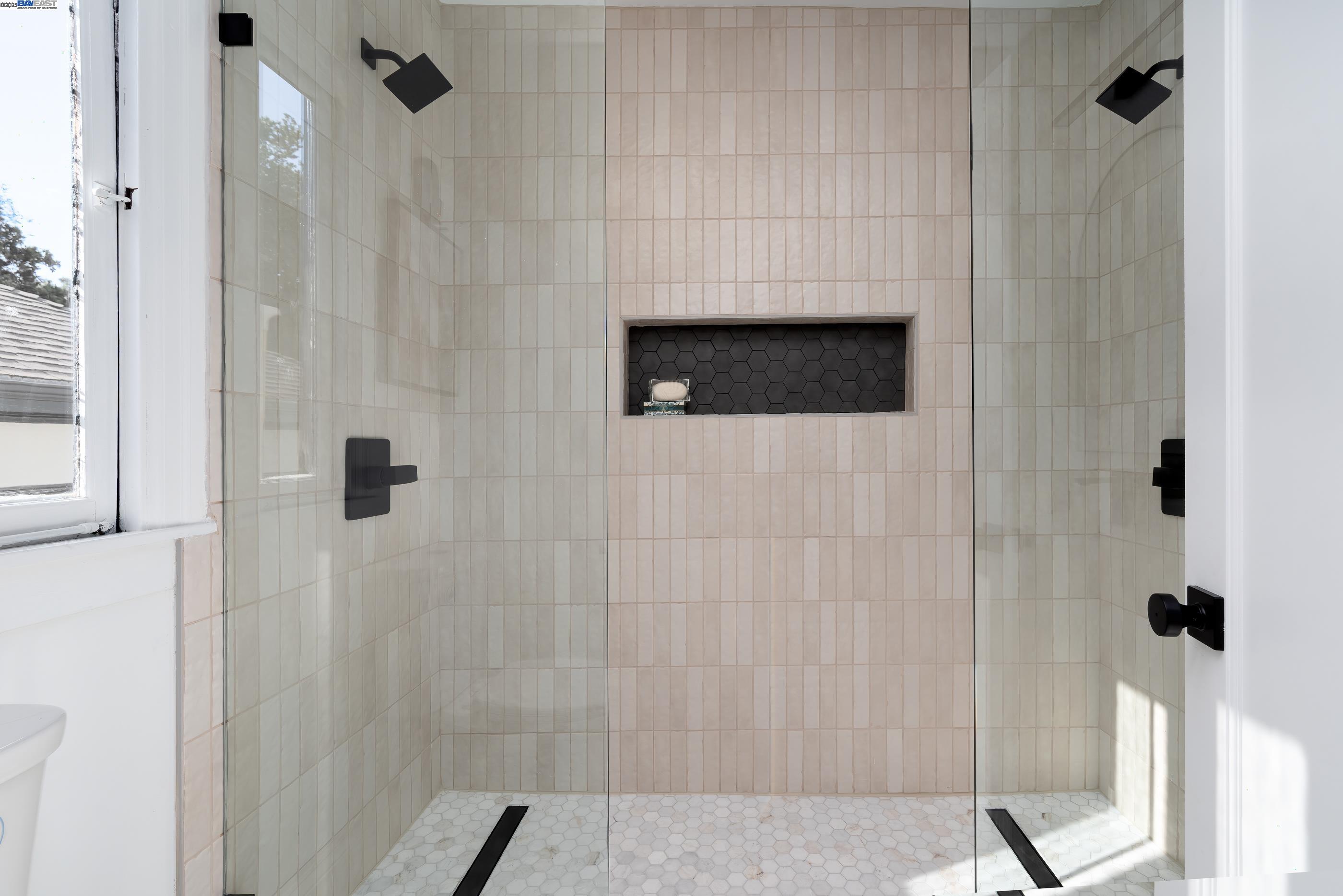 Detail Gallery Image 30 of 42 For 1146 Excelsior, Oakland,  CA 94610 - 3 Beds | 3 Baths