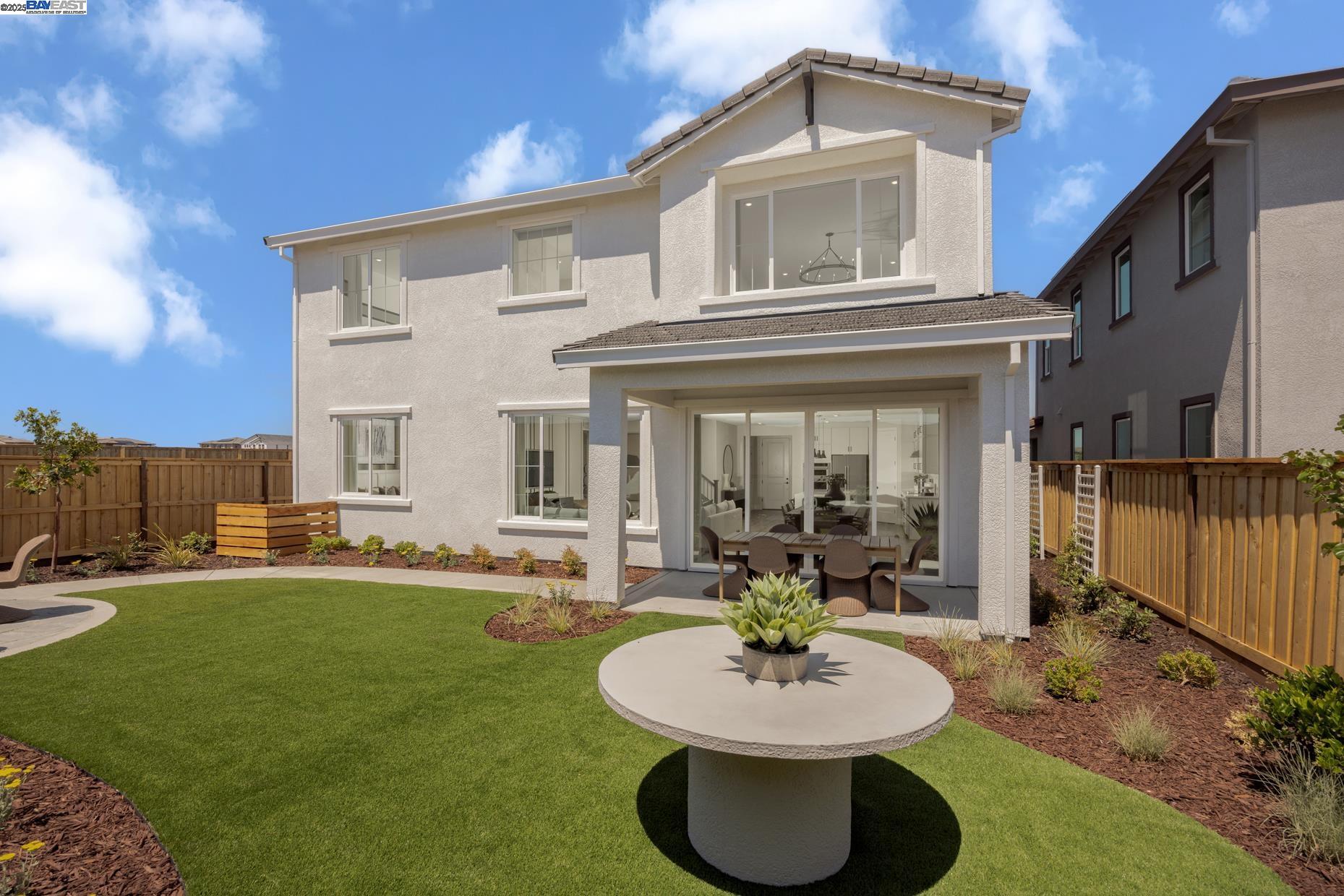 Detail Gallery Image 2 of 20 For 373 E Gobind Blvd, Mountain House,  CA 95391 - 5 Beds | 3/1 Baths
