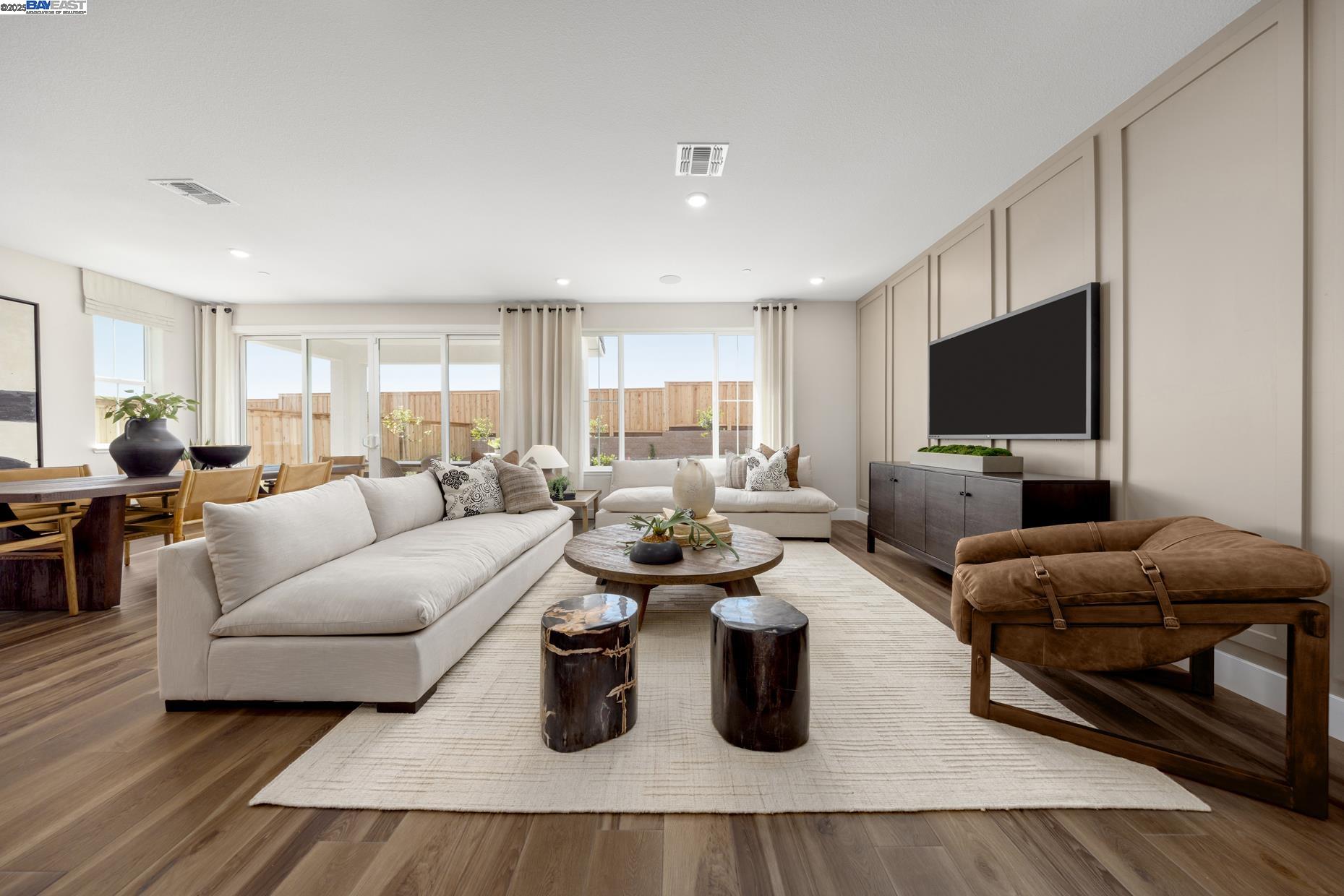 Detail Gallery Image 11 of 20 For 373 E Gobind Blvd, Mountain House,  CA 95391 - 5 Beds | 3/1 Baths
