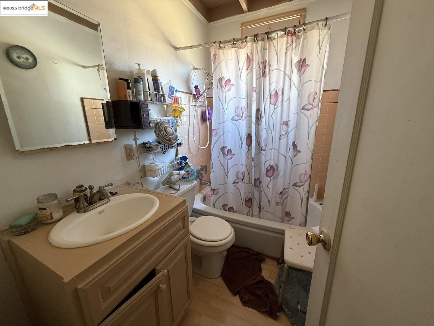 Detail Gallery Image 6 of 8 For 669 Carpino Ave, Pittsburg,  CA 94565 - – Beds | – Baths