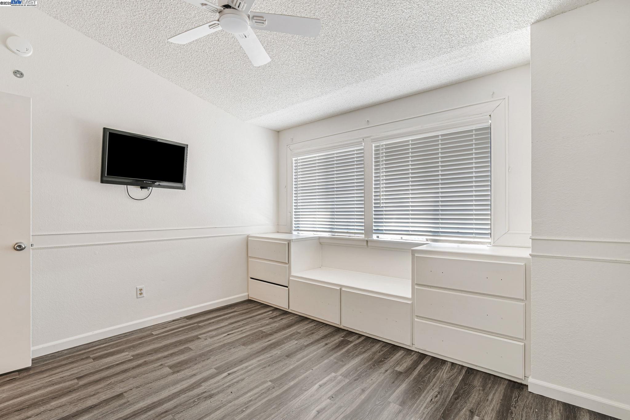 Detail Gallery Image 37 of 44 For 2819 Larkspur Dr, Antioch,  CA 94531 - 5 Beds | 3 Baths