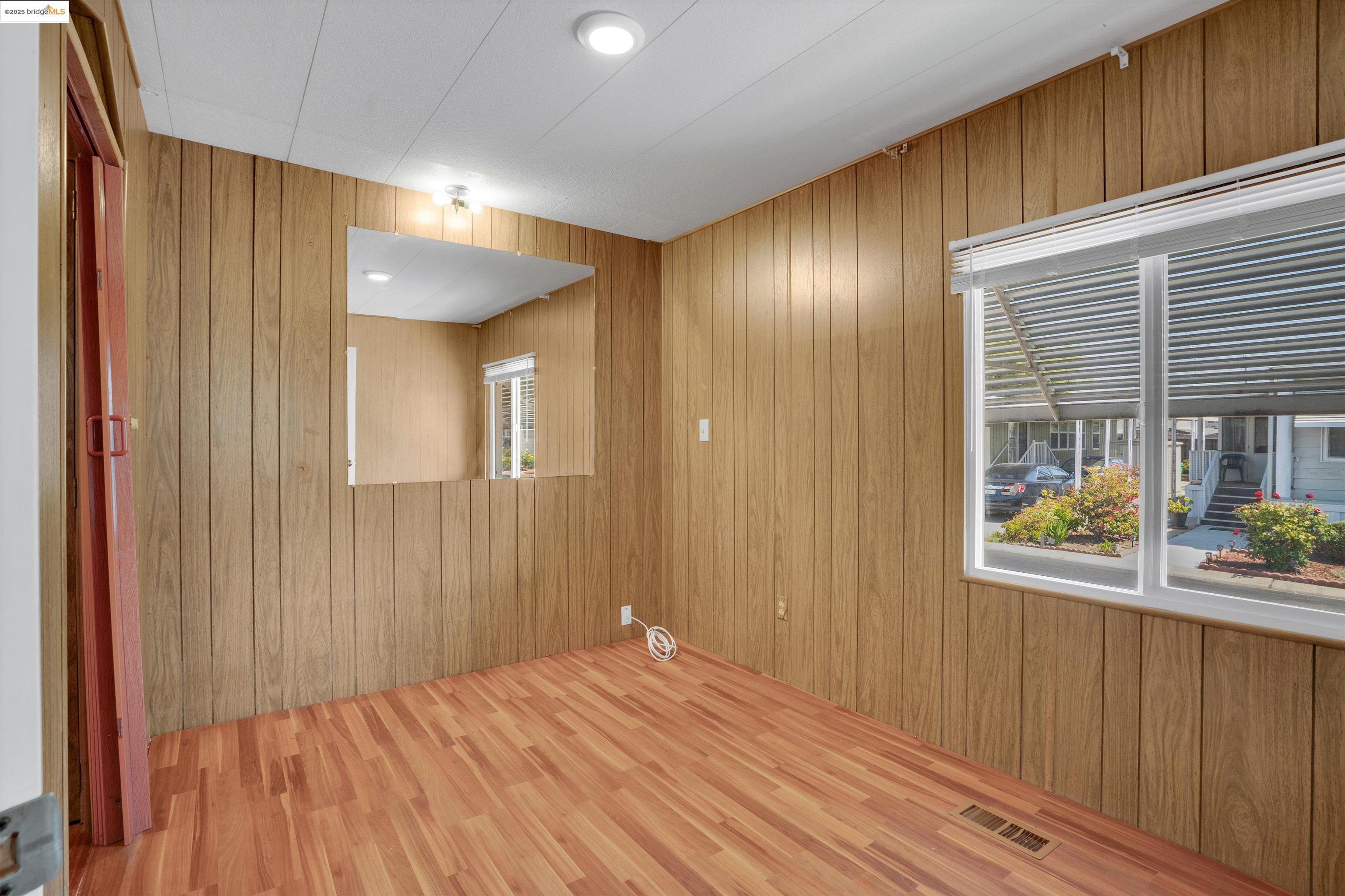 Detail Gallery Image 14 of 49 For 154 Santa Teresa, San Leandro,  CA 94579 - 2 Beds | 2 Baths