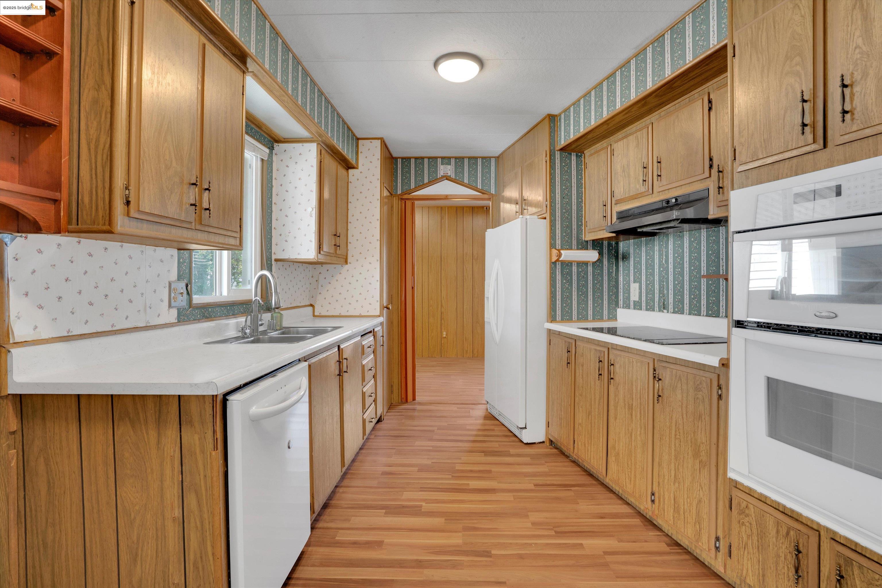 Detail Gallery Image 15 of 49 For 154 Santa Teresa, San Leandro,  CA 94579 - 2 Beds | 2 Baths