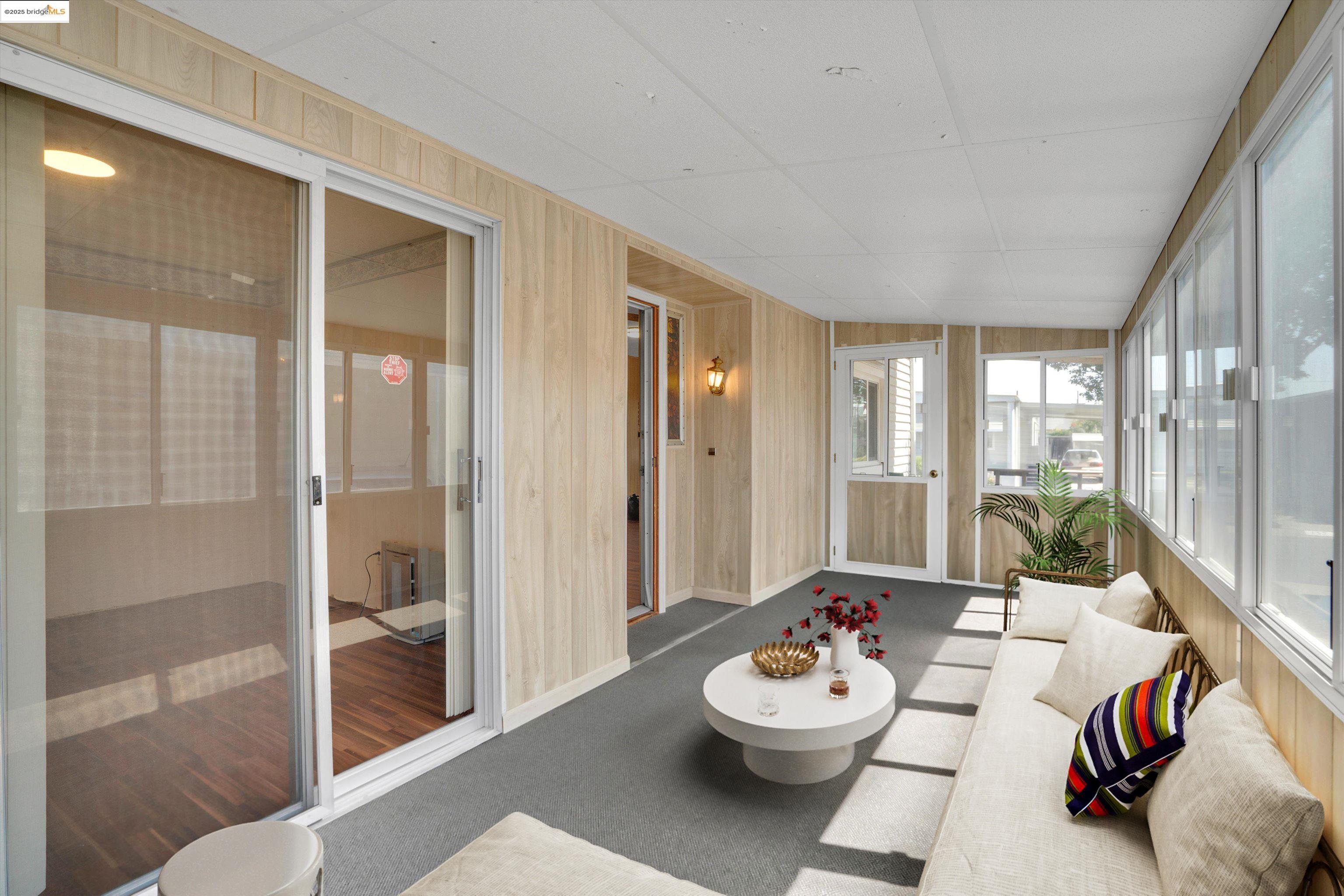 Detail Gallery Image 4 of 49 For 154 Santa Teresa, San Leandro,  CA 94579 - 2 Beds | 2 Baths