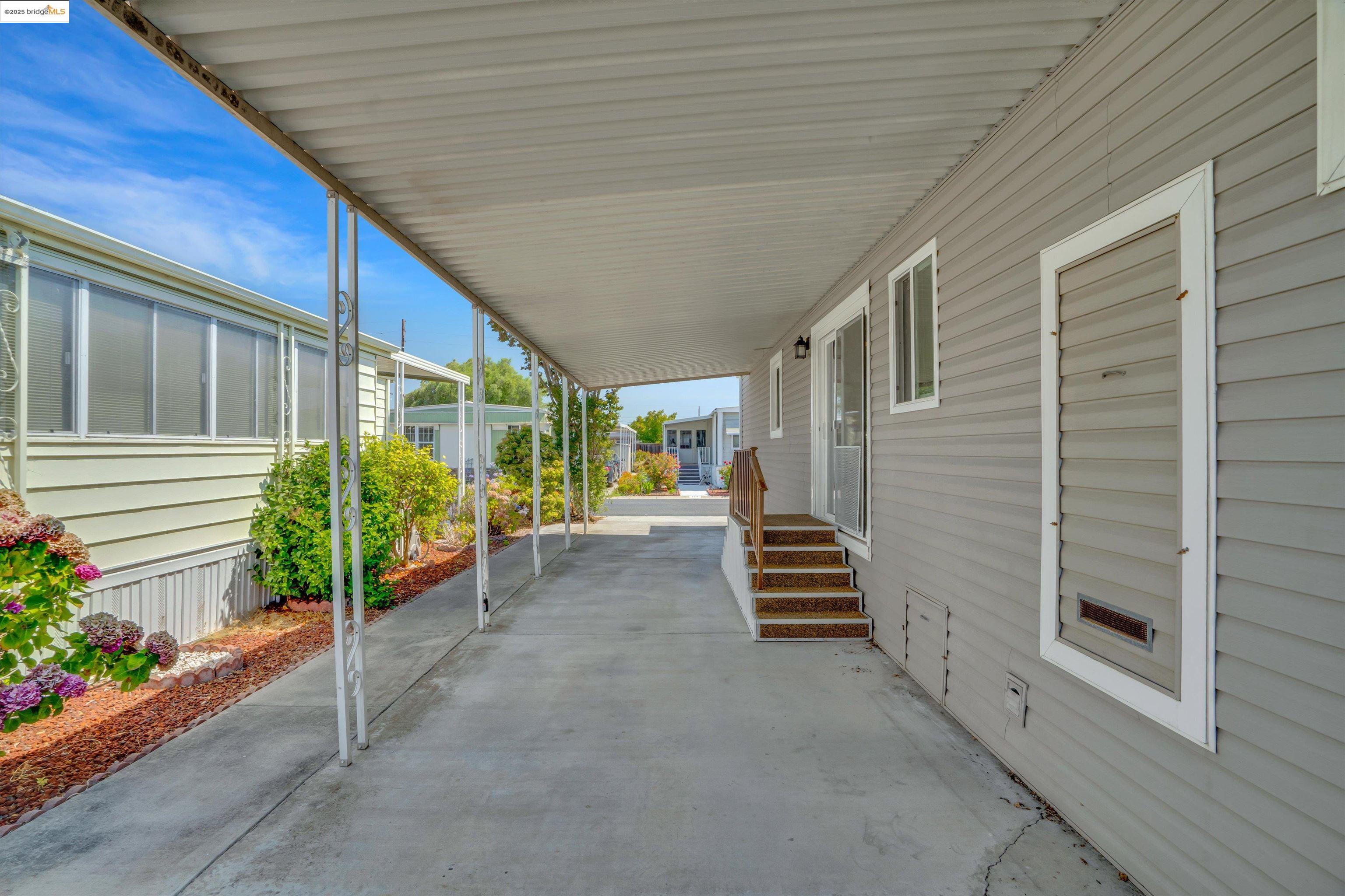 Detail Gallery Image 37 of 49 For 154 Santa Teresa, San Leandro,  CA 94579 - 2 Beds | 2 Baths