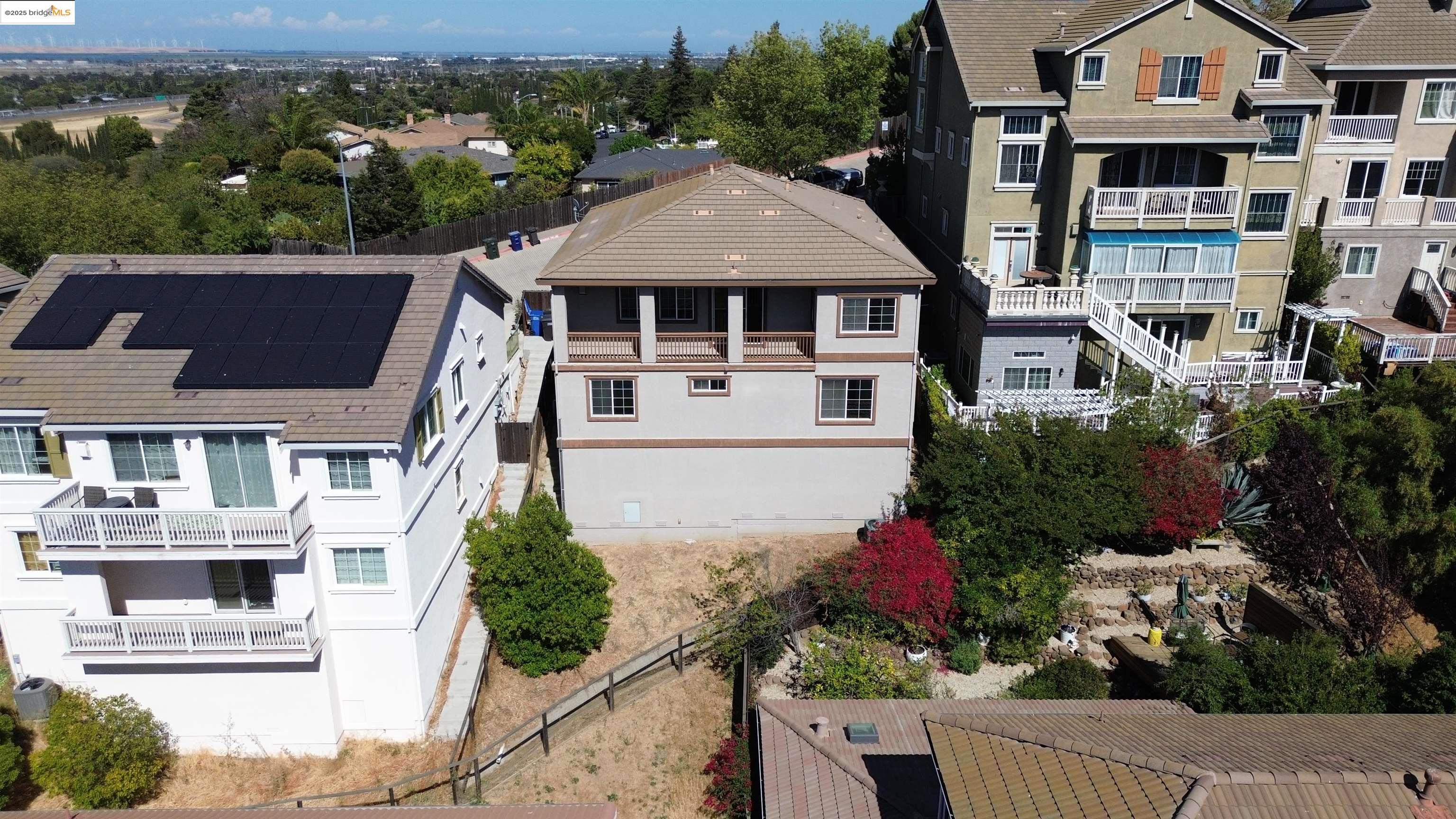 Detail Gallery Image 2 of 21 For 127 Delta Vista Ln, Pittsburg,  CA 94565 - 4 Beds | 3 Baths