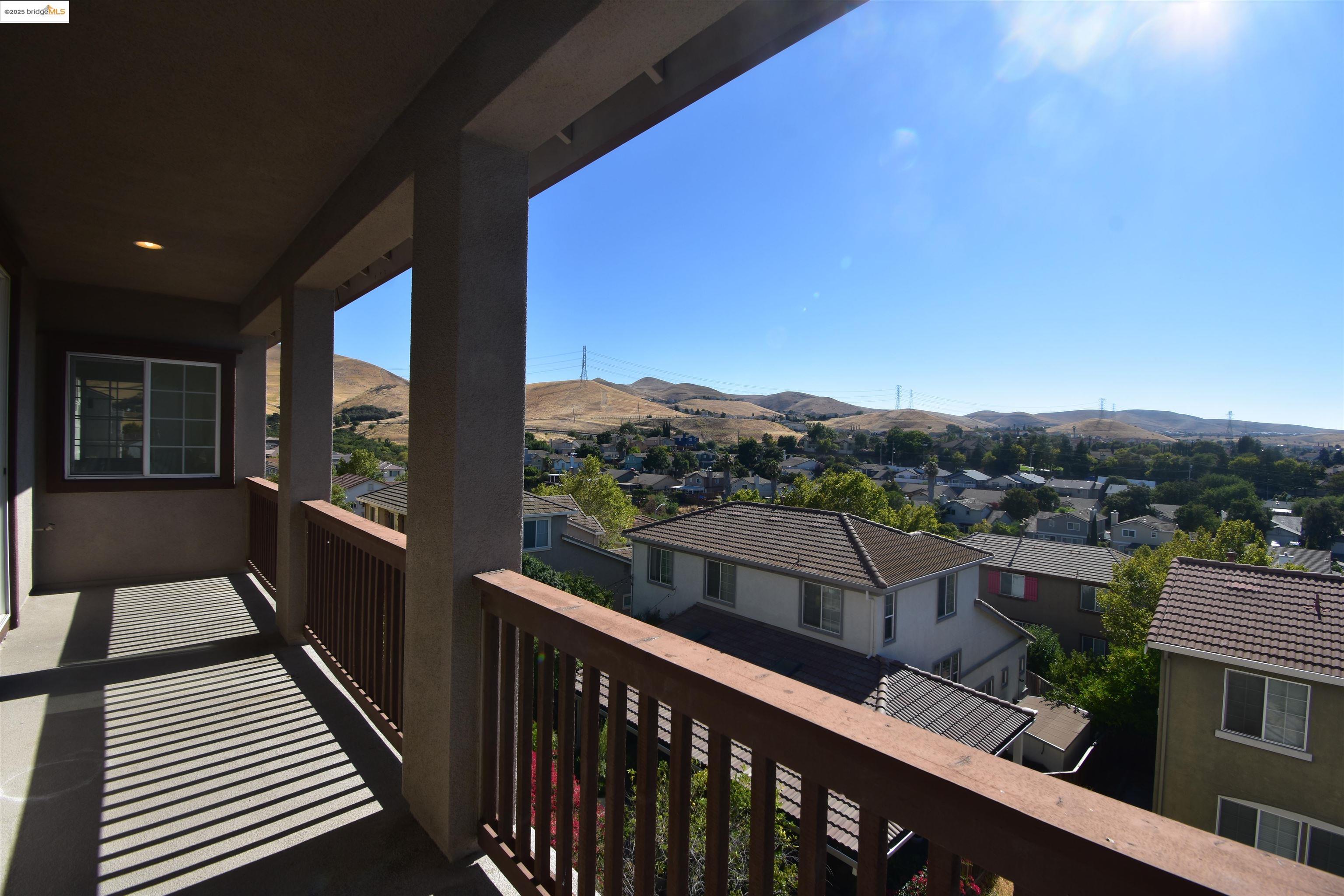 Detail Gallery Image 3 of 21 For 127 Delta Vista Ln, Pittsburg,  CA 94565 - 4 Beds | 3 Baths