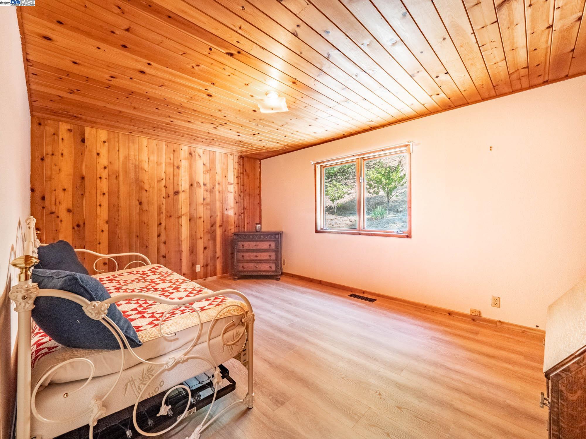 Detail Gallery Image 8 of 59 For 17900 Appian Way, Navarro,  CA 95463 - 3 Beds | 2 Baths