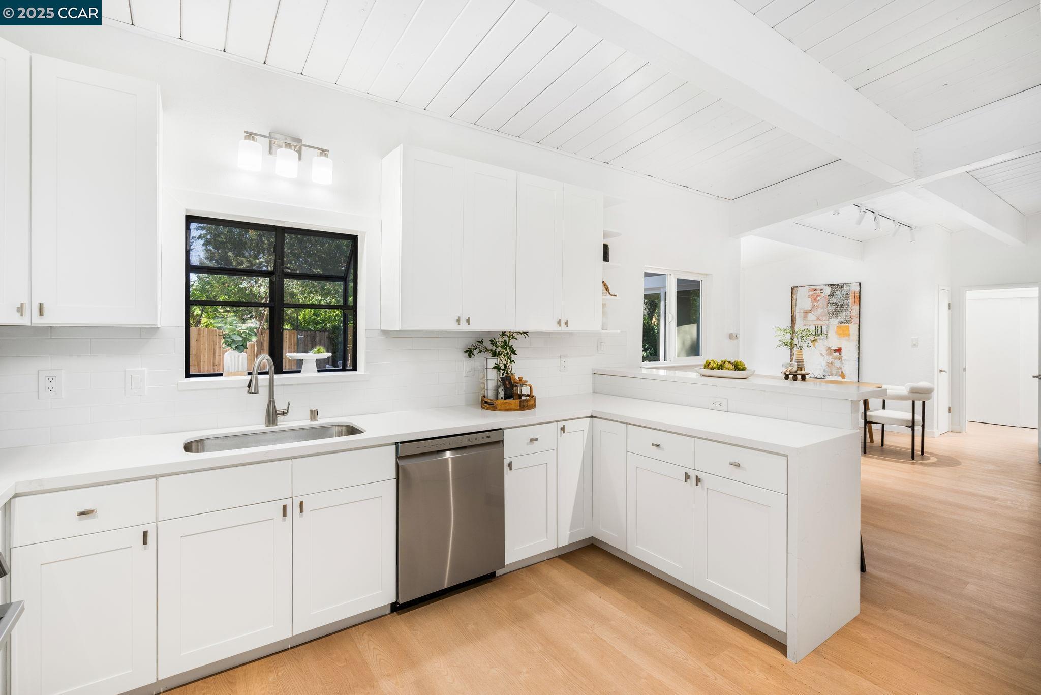 Detail Gallery Image 15 of 47 For 1781 Gilardy Dr, Concord,  CA 94518 - 5 Beds | 3 Baths
