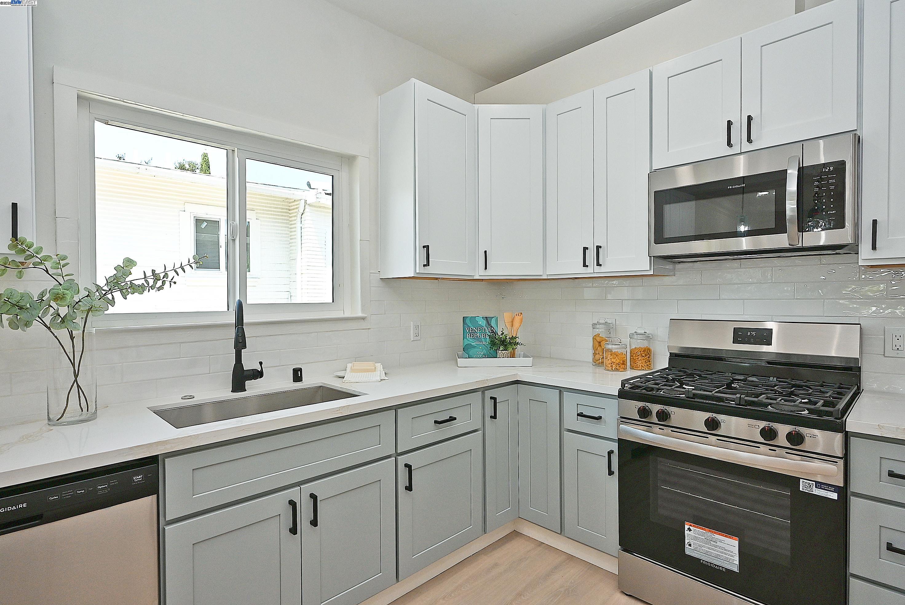 Detail Gallery Image 18 of 58 For 3914 Aqua Vista St, Oakland,  CA 94601 - – Beds | – Baths