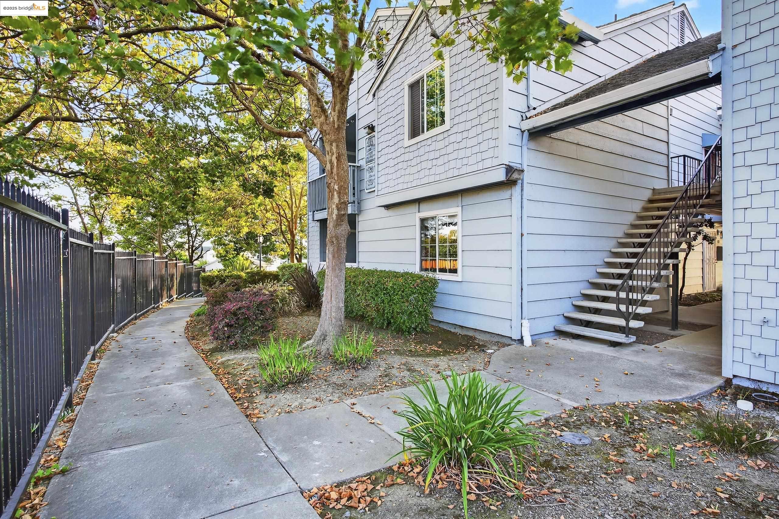 Detail Gallery Image 5 of 60 For 165 Lighthouse Dr, Vallejo,  CA 94590 - 2 Beds | 2 Baths