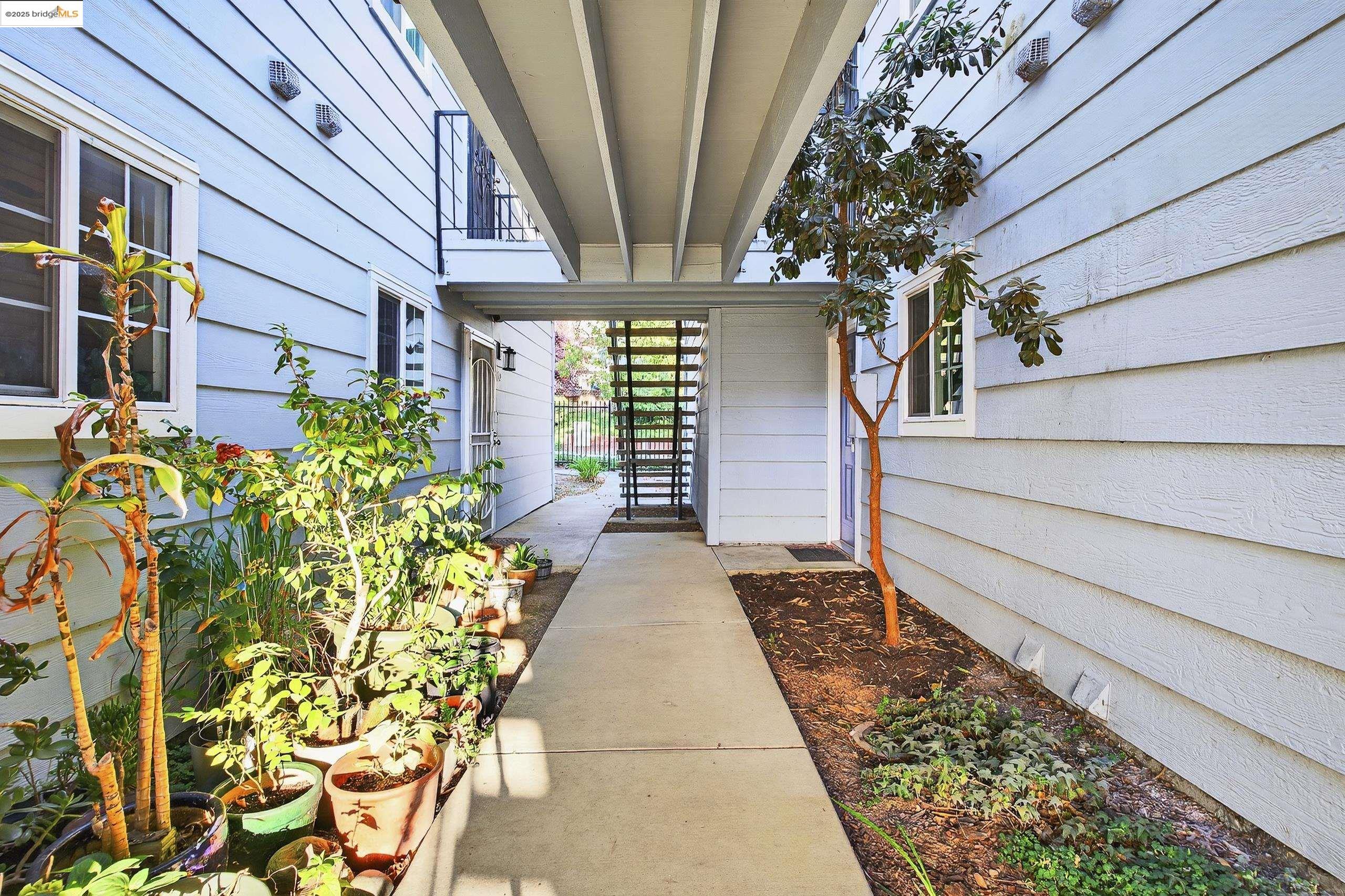 Detail Gallery Image 6 of 60 For 165 Lighthouse Dr, Vallejo,  CA 94590 - 2 Beds | 2 Baths