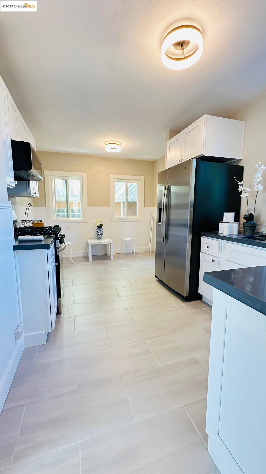 Detail Gallery Image 11 of 30 For 840 Key Route Blvd, Albany,  CA 94706 - 5 Beds | 2 Baths