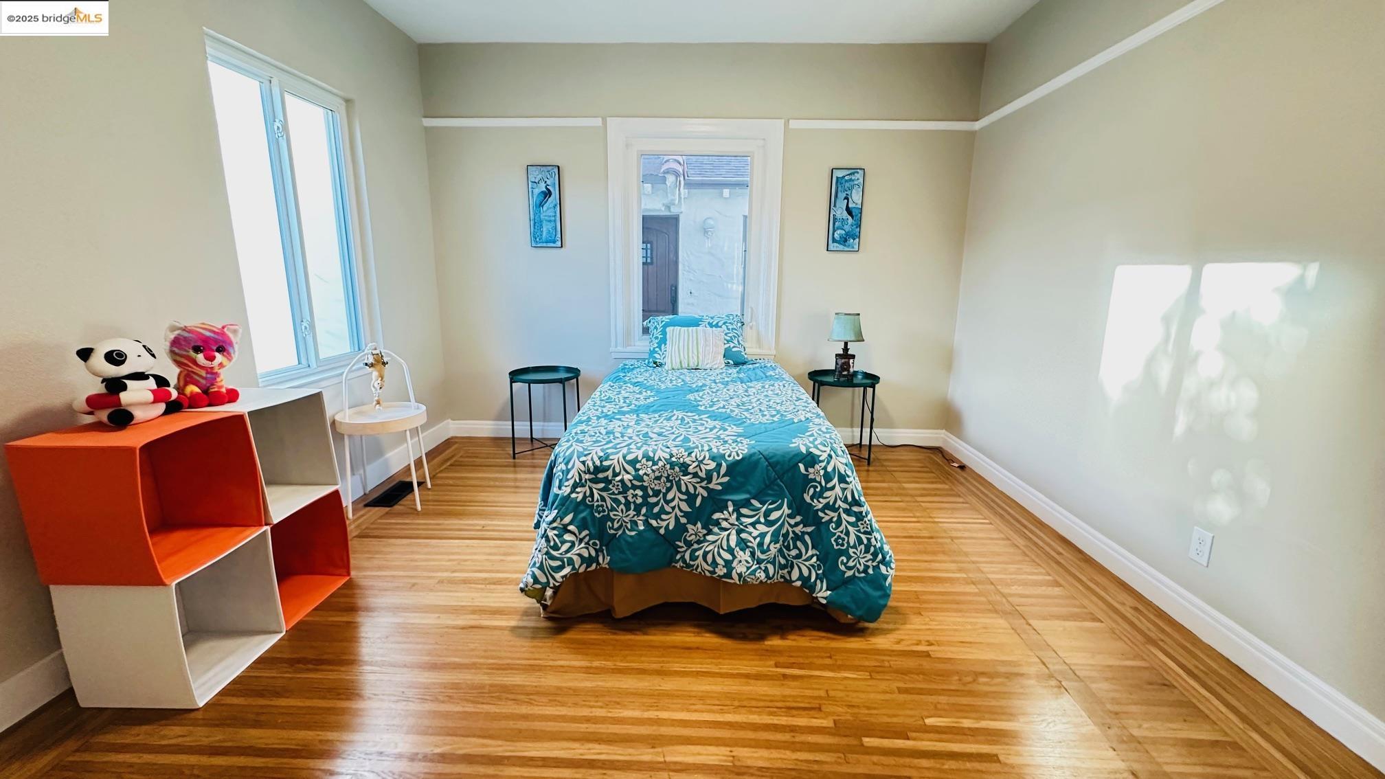 Detail Gallery Image 14 of 30 For 840 Key Route Blvd, Albany,  CA 94706 - 5 Beds | 2 Baths