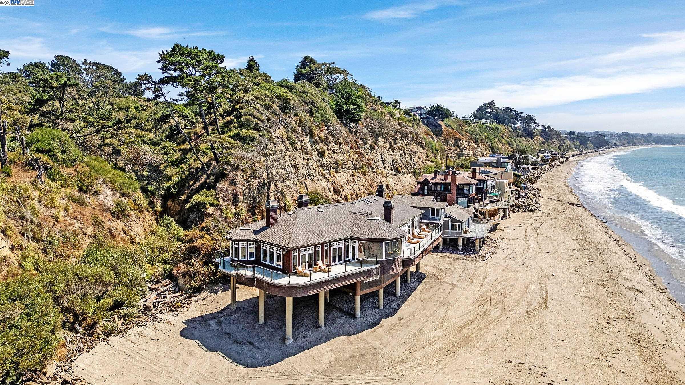 Detail Gallery Image 2 of 58 For 797 Las Olas Dr, Aptos,  CA 95003 - 5 Beds | 4/1 Baths