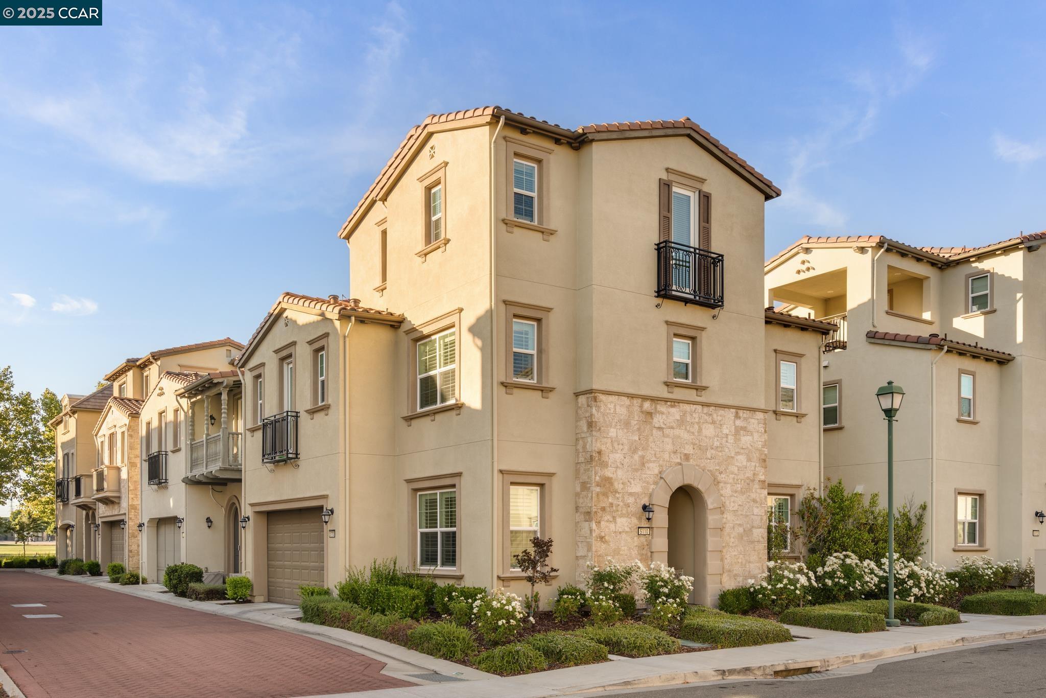 Detail Gallery Image 2 of 28 For 5110 Rowan Dr, San Ramon,  CA 94582 - 4 Beds | 3/1 Baths