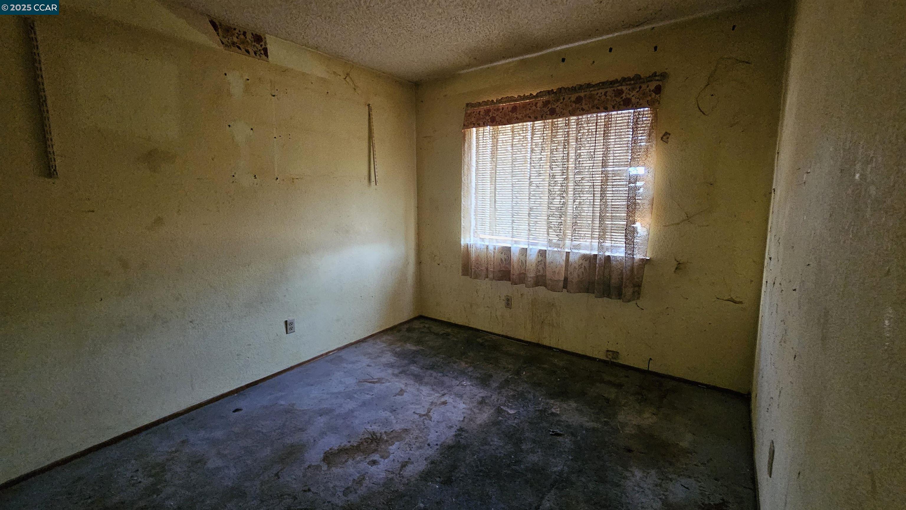 Detail Gallery Image 19 of 33 For 80 Mims Ave, Bay Point,  CA 94565-3233 - 4 Beds | 2/1 Baths