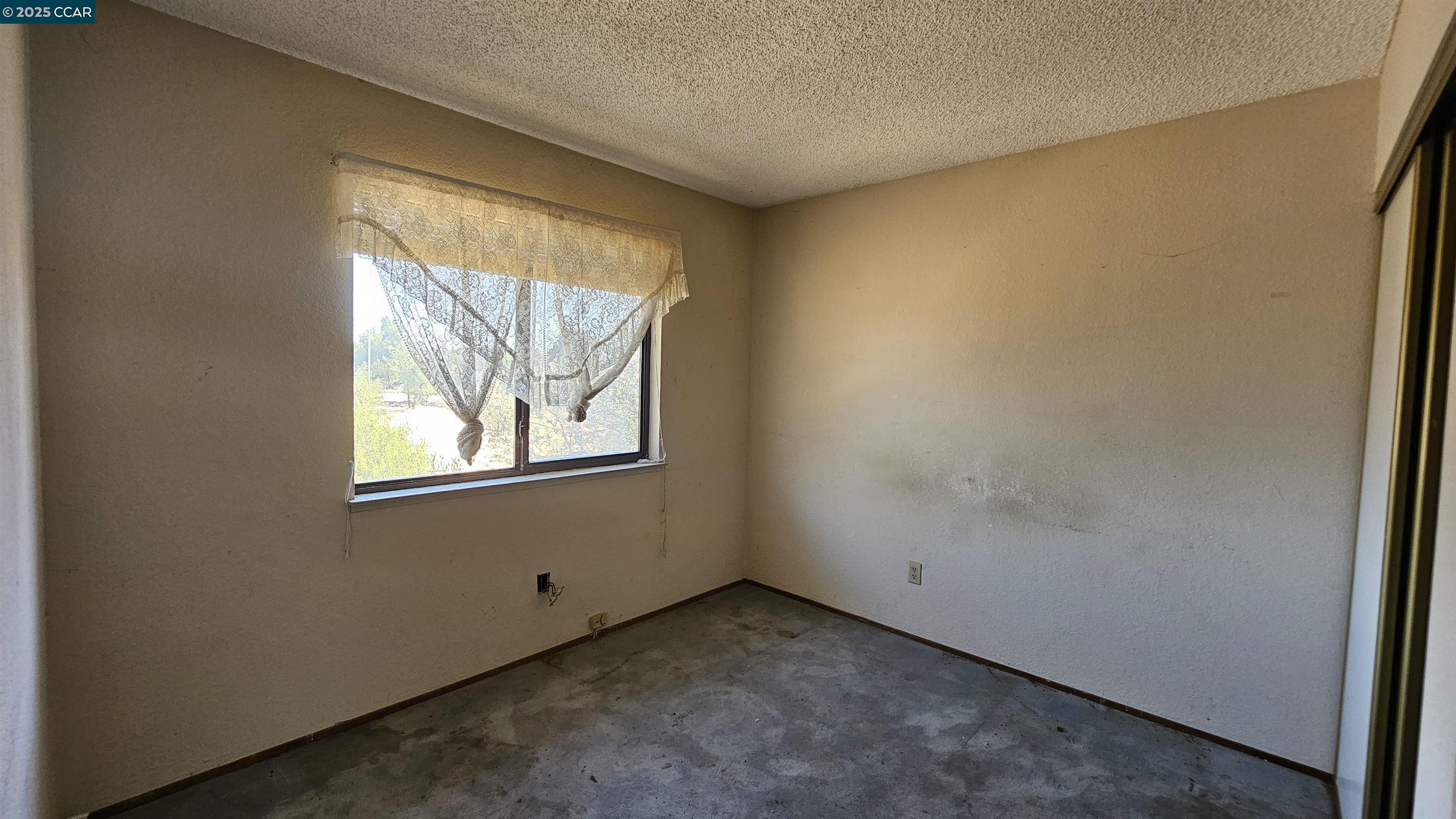 Detail Gallery Image 23 of 33 For 80 Mims Ave, Bay Point,  CA 94565-3233 - 4 Beds | 2/1 Baths