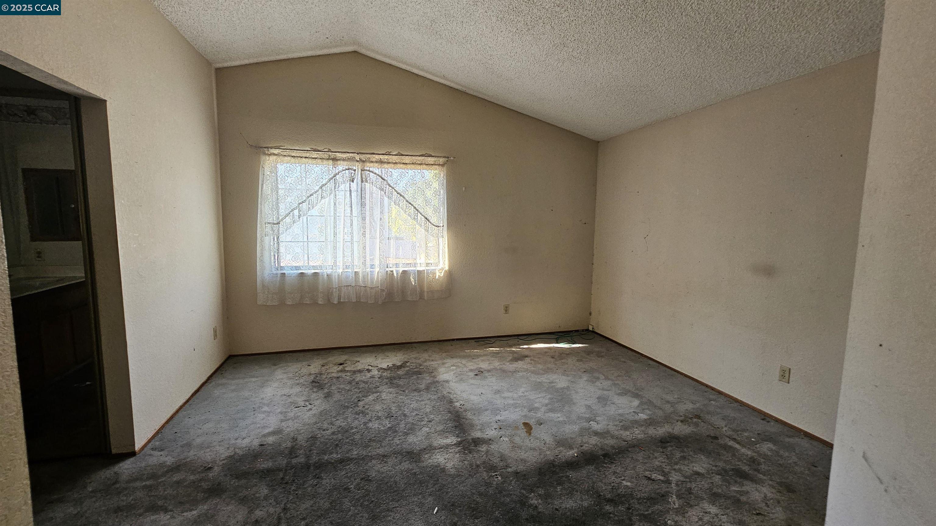 Detail Gallery Image 26 of 33 For 80 Mims Ave, Bay Point,  CA 94565-3233 - 4 Beds | 2/1 Baths