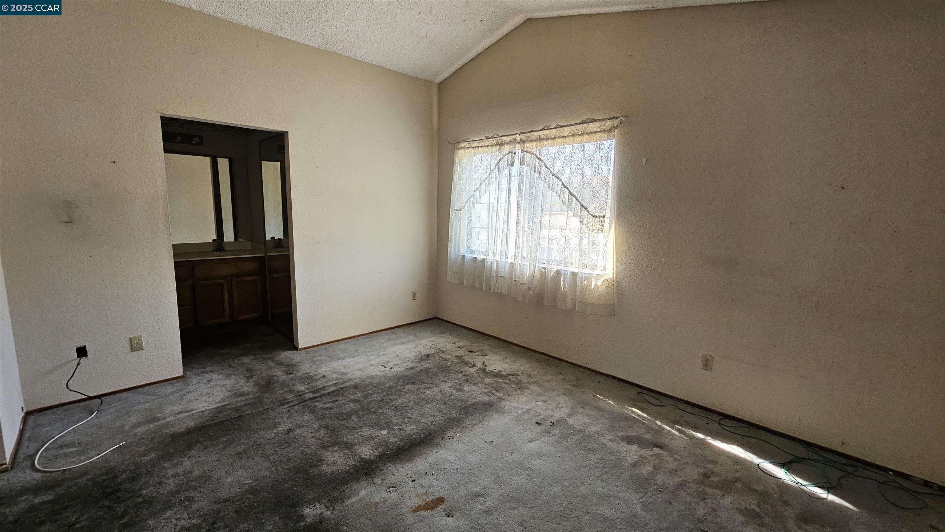 Detail Gallery Image 27 of 33 For 80 Mims Ave, Bay Point,  CA 94565-3233 - 4 Beds | 2/1 Baths