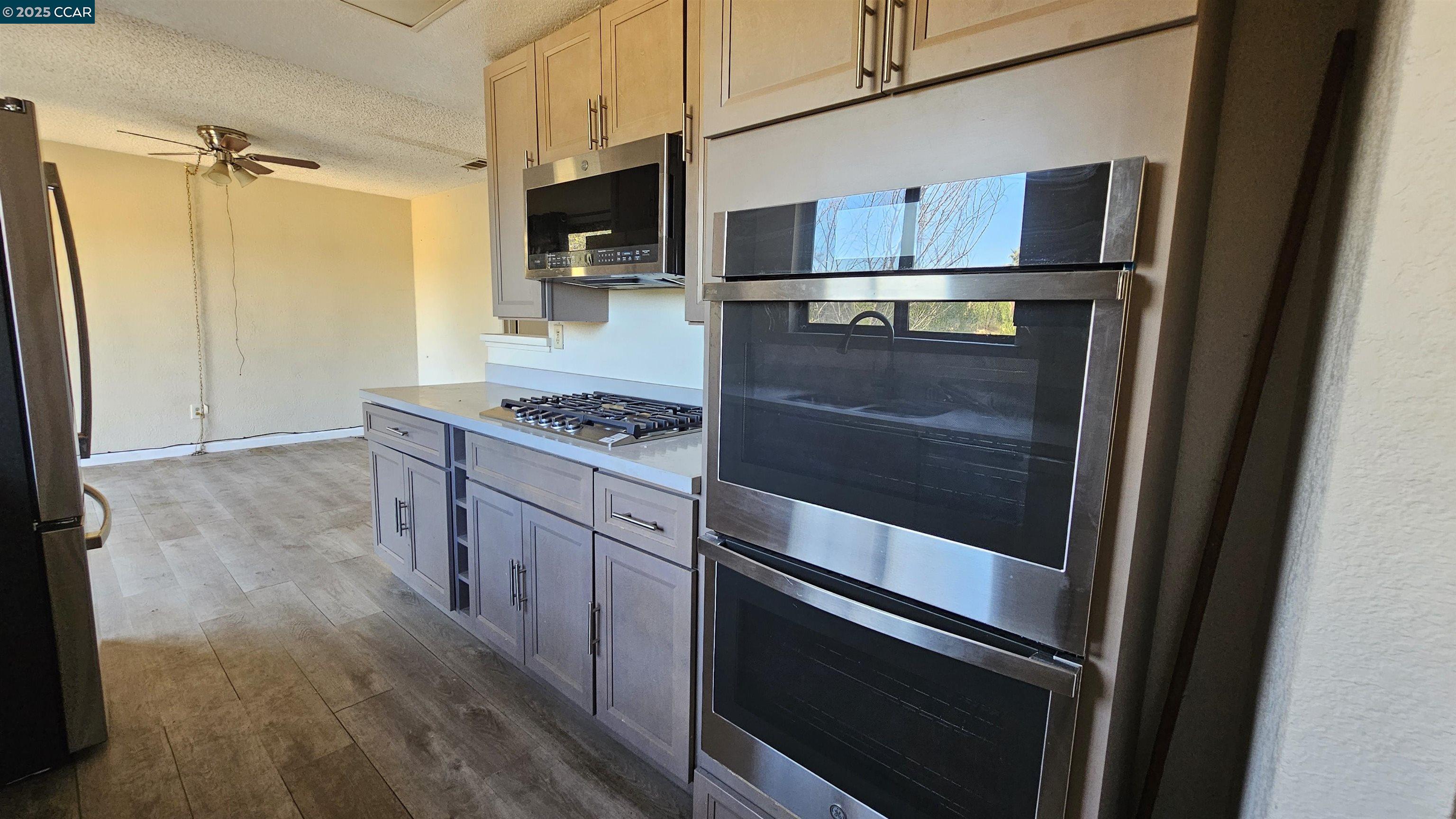 Detail Gallery Image 10 of 33 For 80 Mims Ave, Bay Point,  CA 94565-3233 - 4 Beds | 2/1 Baths