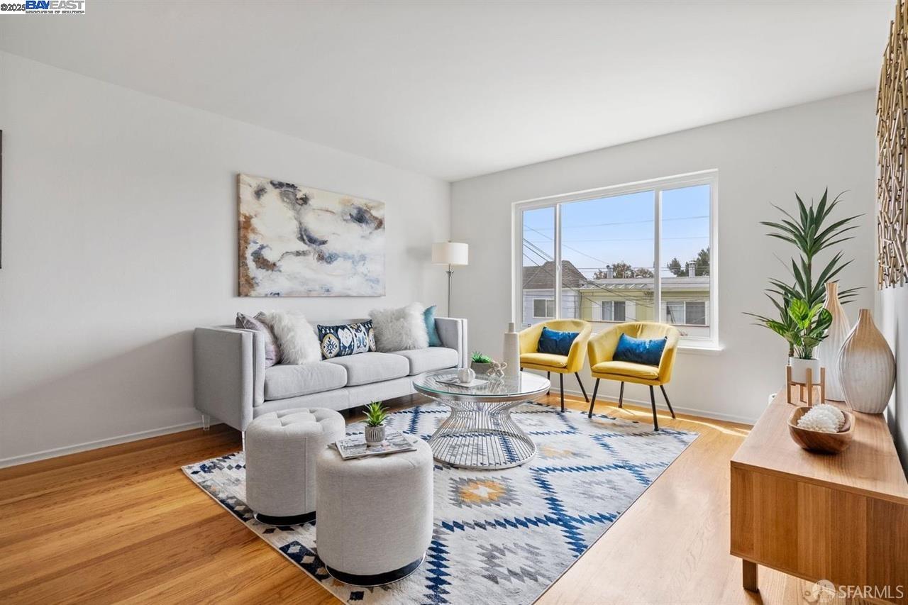 Detail Gallery Image 4 of 28 For 378 Mangels Ave, San Francisco,  CA 94127 - 3 Beds | 1 Baths