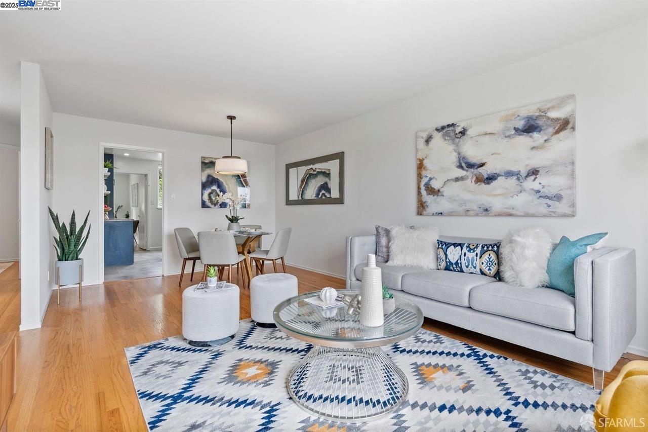 Detail Gallery Image 7 of 28 For 378 Mangels Ave, San Francisco,  CA 94127 - 3 Beds | 1 Baths