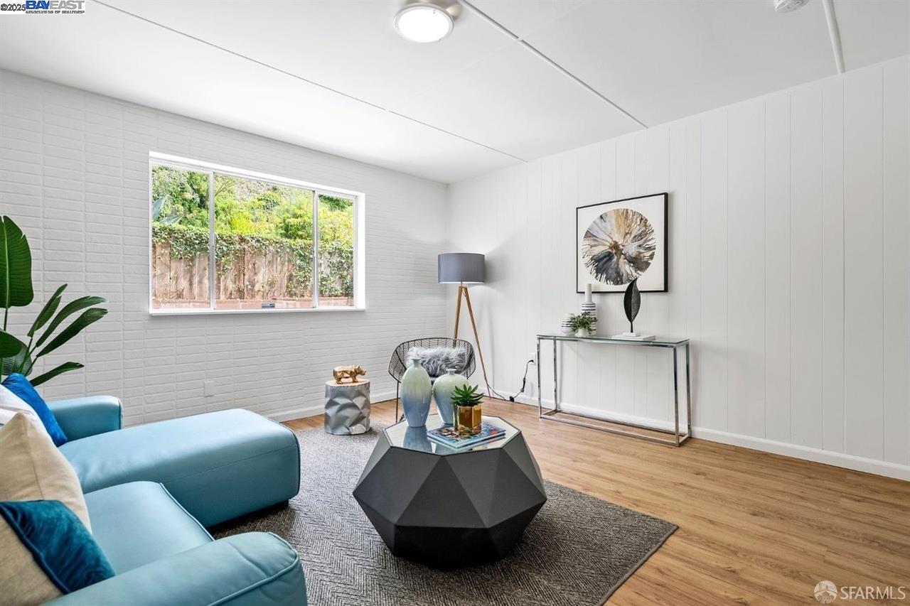 Detail Gallery Image 8 of 28 For 378 Mangels Ave, San Francisco,  CA 94127 - 3 Beds | 1 Baths