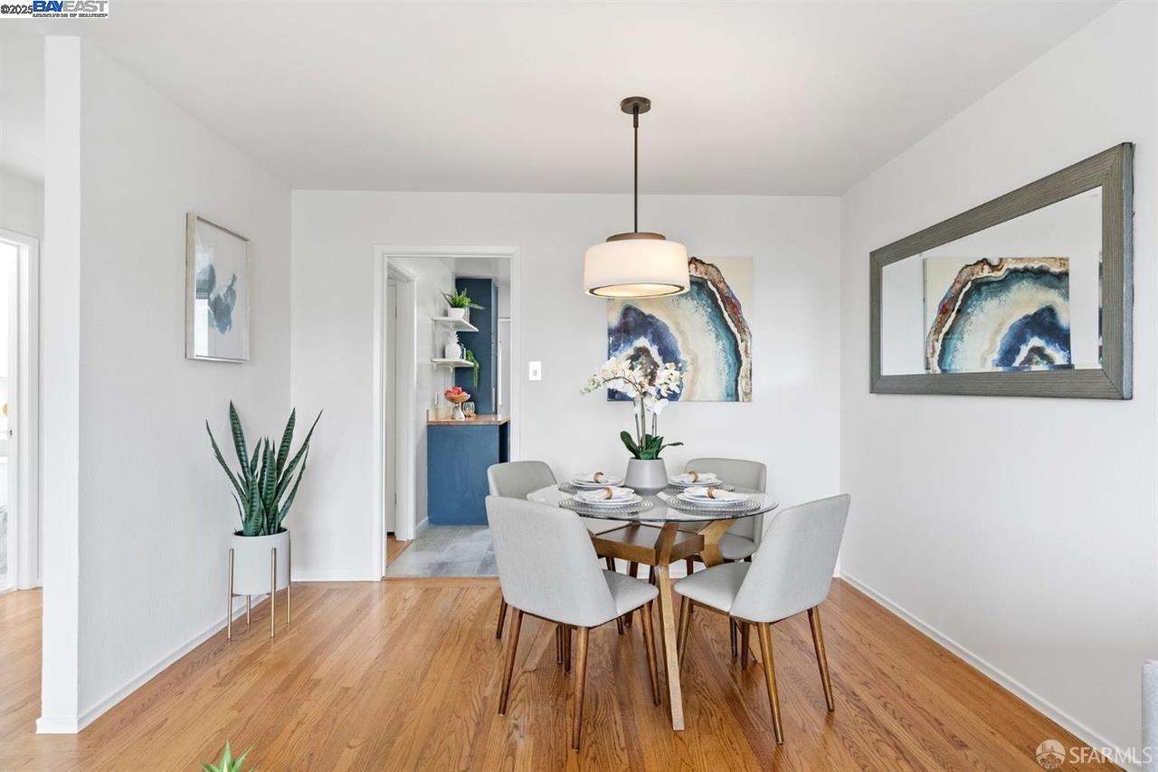 Detail Gallery Image 10 of 28 For 378 Mangels Ave, San Francisco,  CA 94127 - 3 Beds | 1 Baths