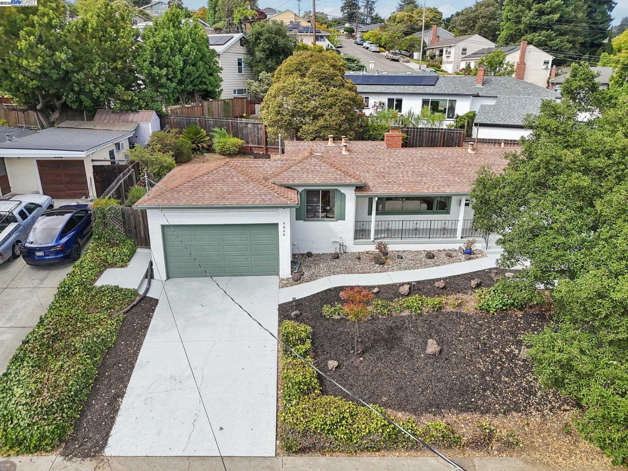 Detail Gallery Image 2 of 39 For 4866 Seven Hills Rd, Castro Valley,  CA 94546 - 2 Beds | 1/1 Baths