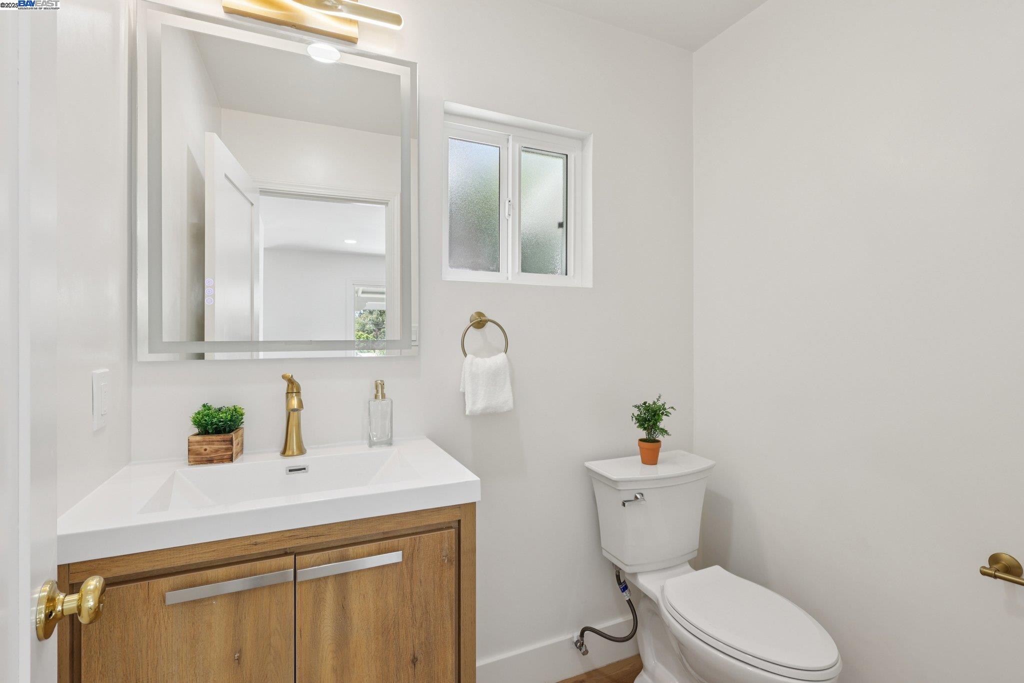 Detail Gallery Image 21 of 39 For 4866 Seven Hills Rd, Castro Valley,  CA 94546 - 2 Beds | 1/1 Baths