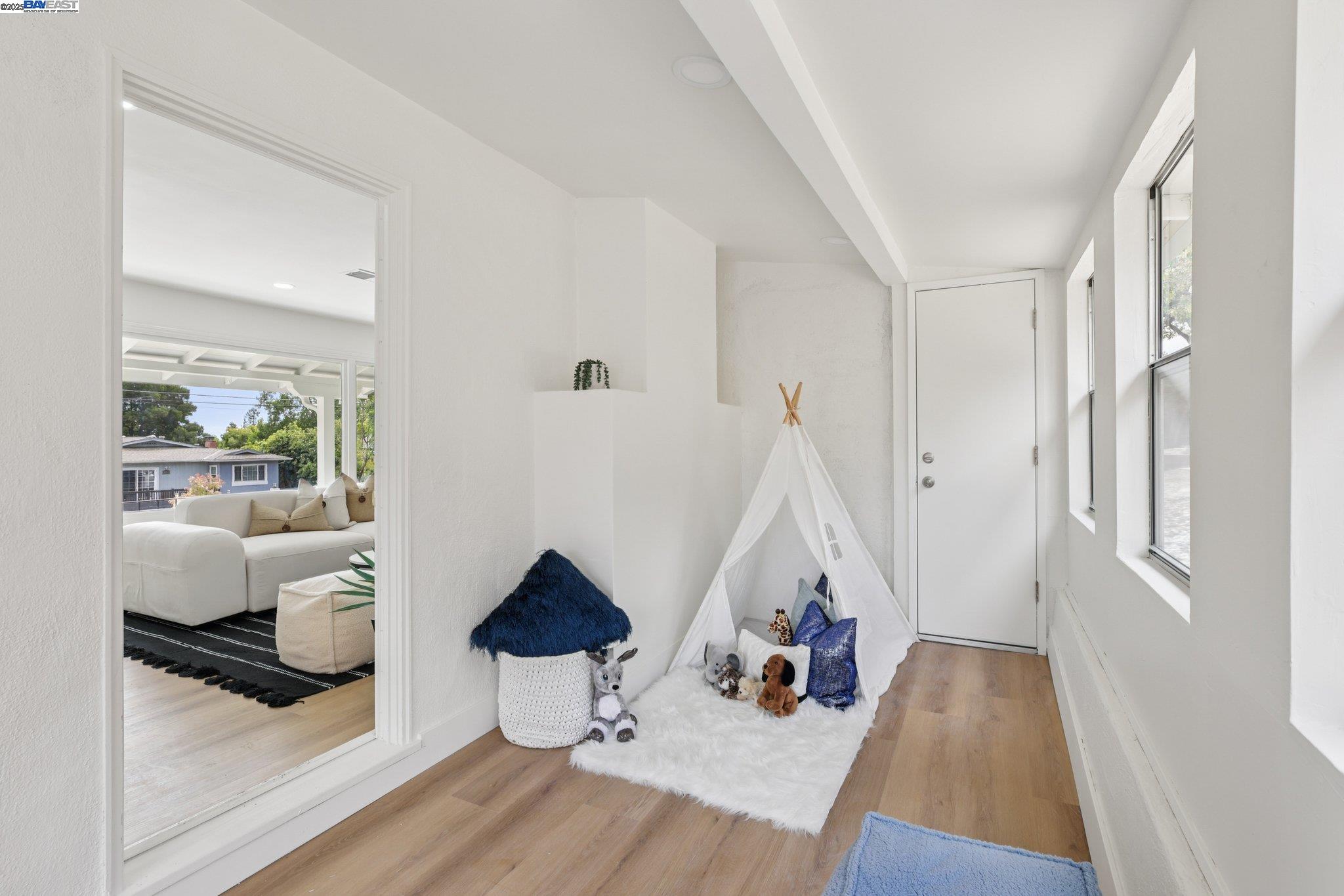 Detail Gallery Image 23 of 39 For 4866 Seven Hills Rd, Castro Valley,  CA 94546 - 2 Beds | 1/1 Baths