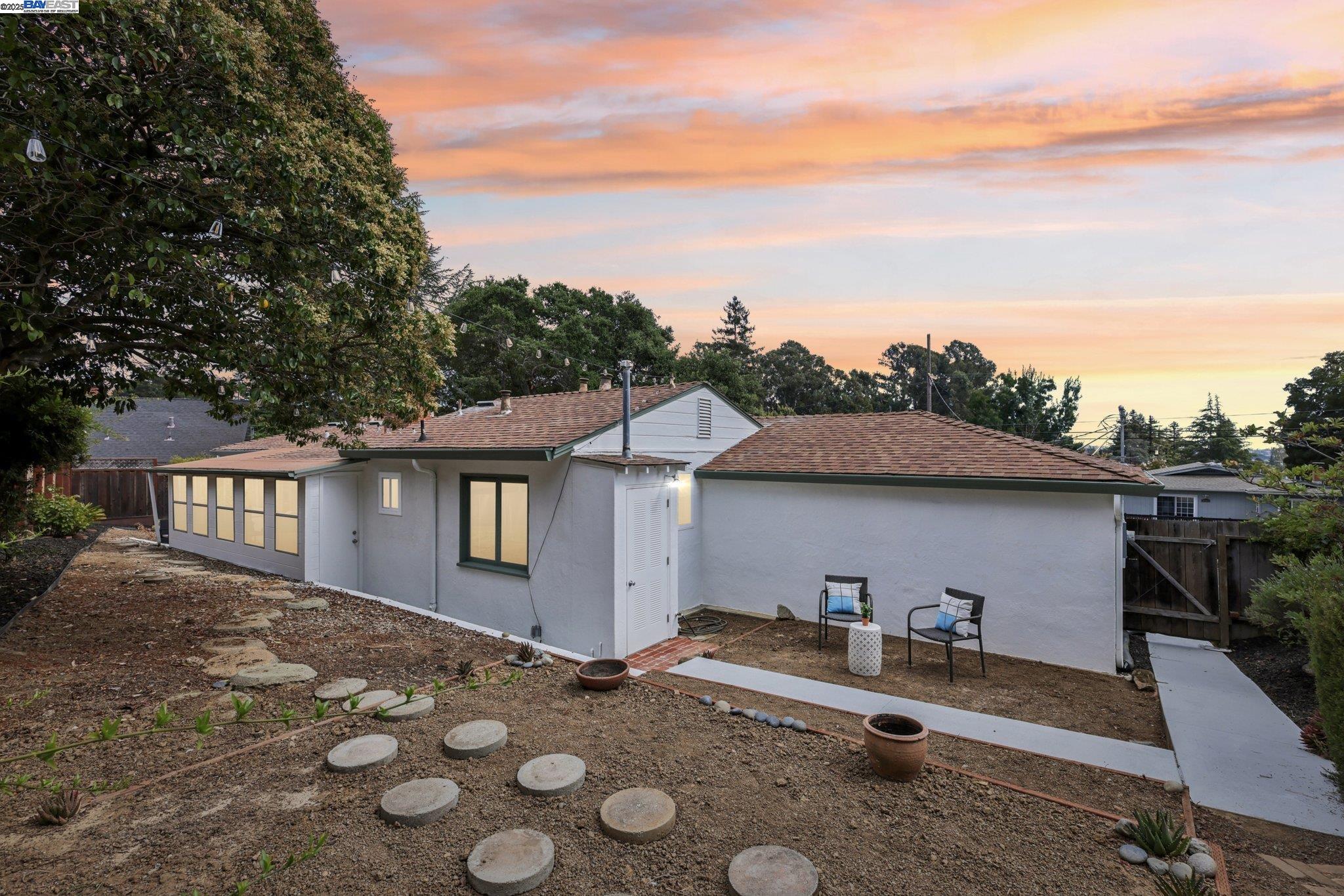 Detail Gallery Image 25 of 39 For 4866 Seven Hills Rd, Castro Valley,  CA 94546 - 2 Beds | 1/1 Baths