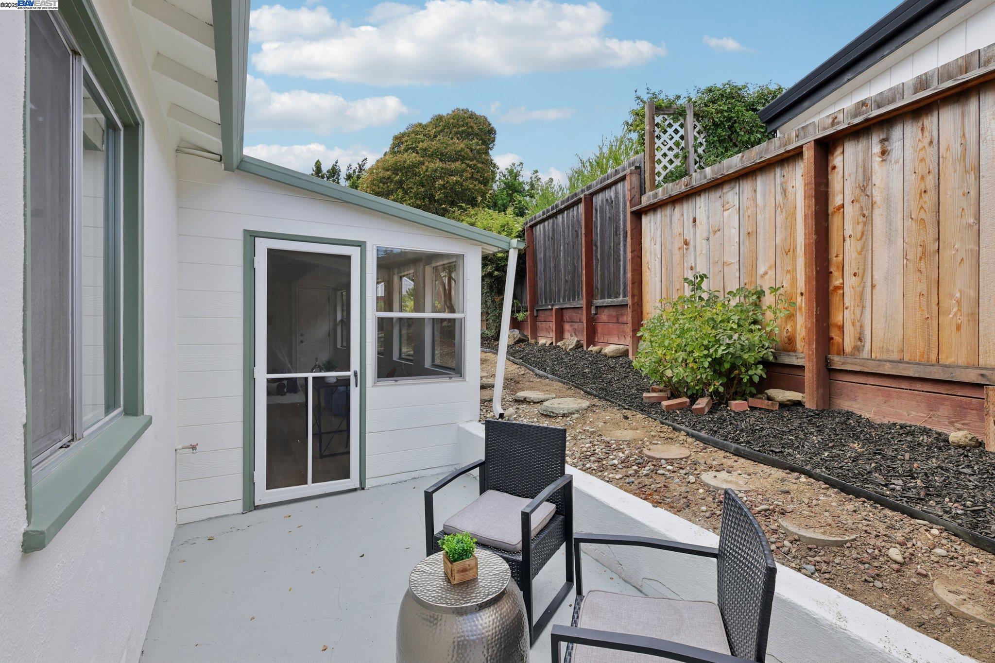 Detail Gallery Image 28 of 39 For 4866 Seven Hills Rd, Castro Valley,  CA 94546 - 2 Beds | 1/1 Baths