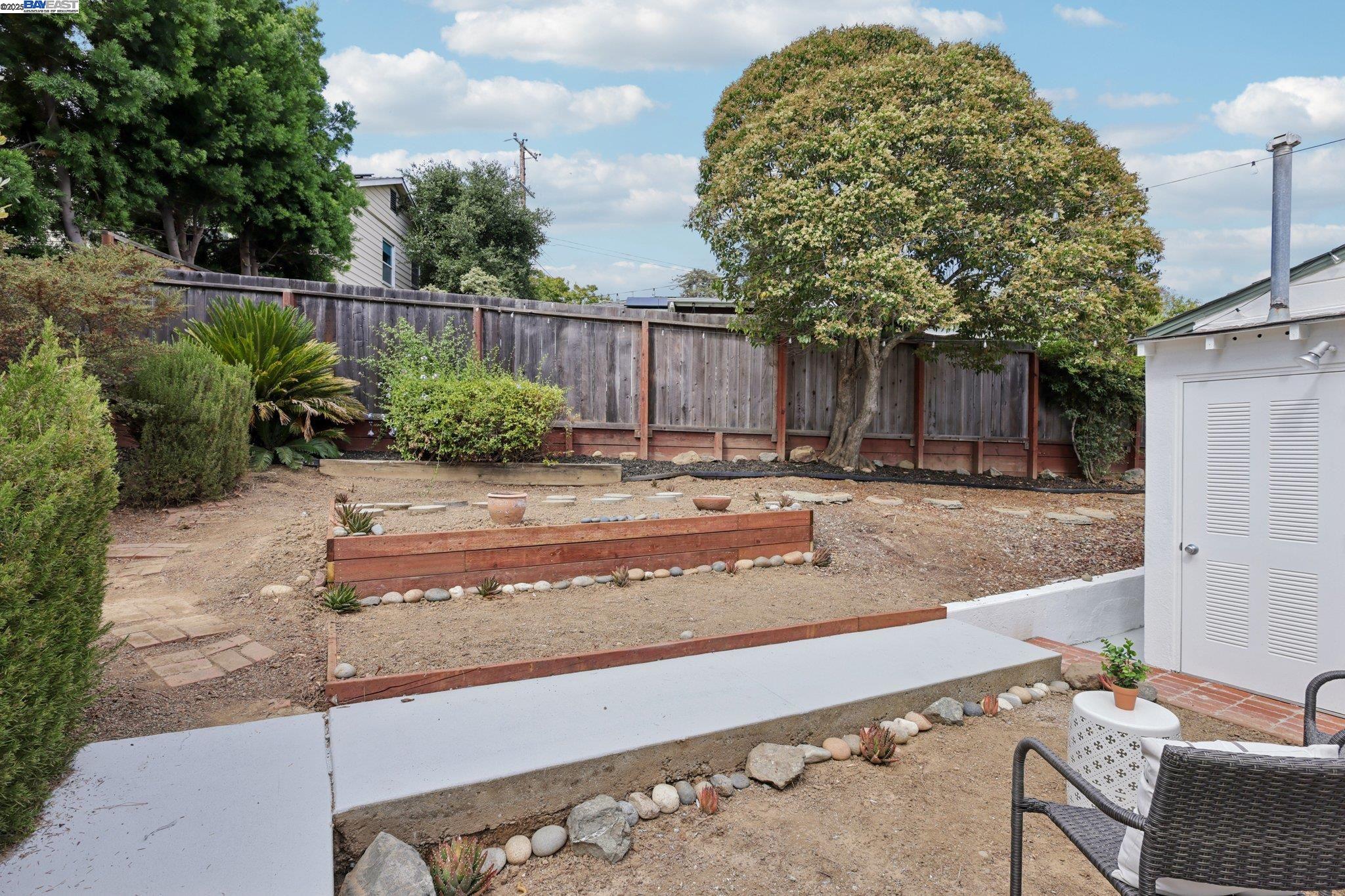 Detail Gallery Image 29 of 39 For 4866 Seven Hills Rd, Castro Valley,  CA 94546 - 2 Beds | 1/1 Baths