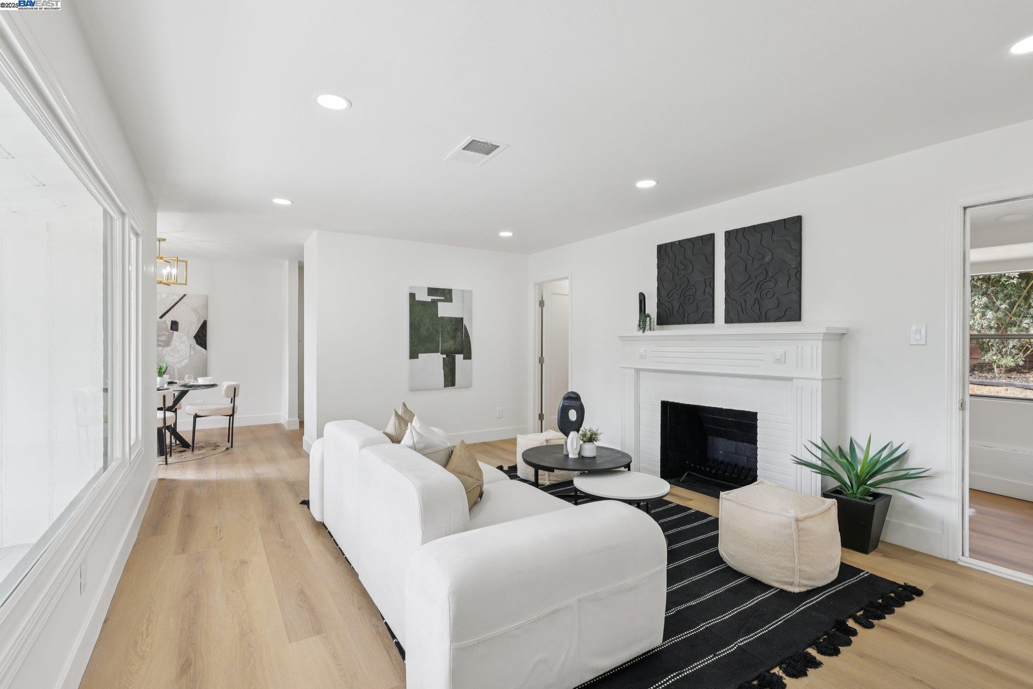 Detail Gallery Image 4 of 39 For 4866 Seven Hills Rd, Castro Valley,  CA 94546 - 2 Beds | 1/1 Baths