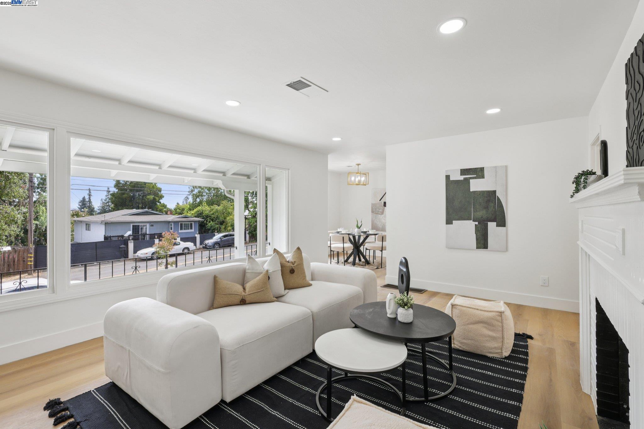 Detail Gallery Image 5 of 39 For 4866 Seven Hills Rd, Castro Valley,  CA 94546 - 2 Beds | 1/1 Baths