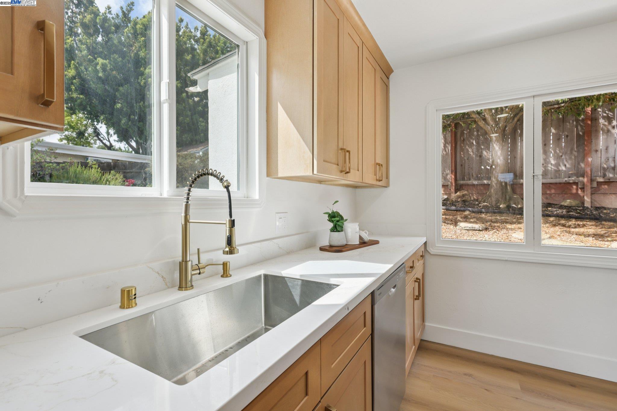 Detail Gallery Image 10 of 39 For 4866 Seven Hills Rd, Castro Valley,  CA 94546 - 2 Beds | 1/1 Baths
