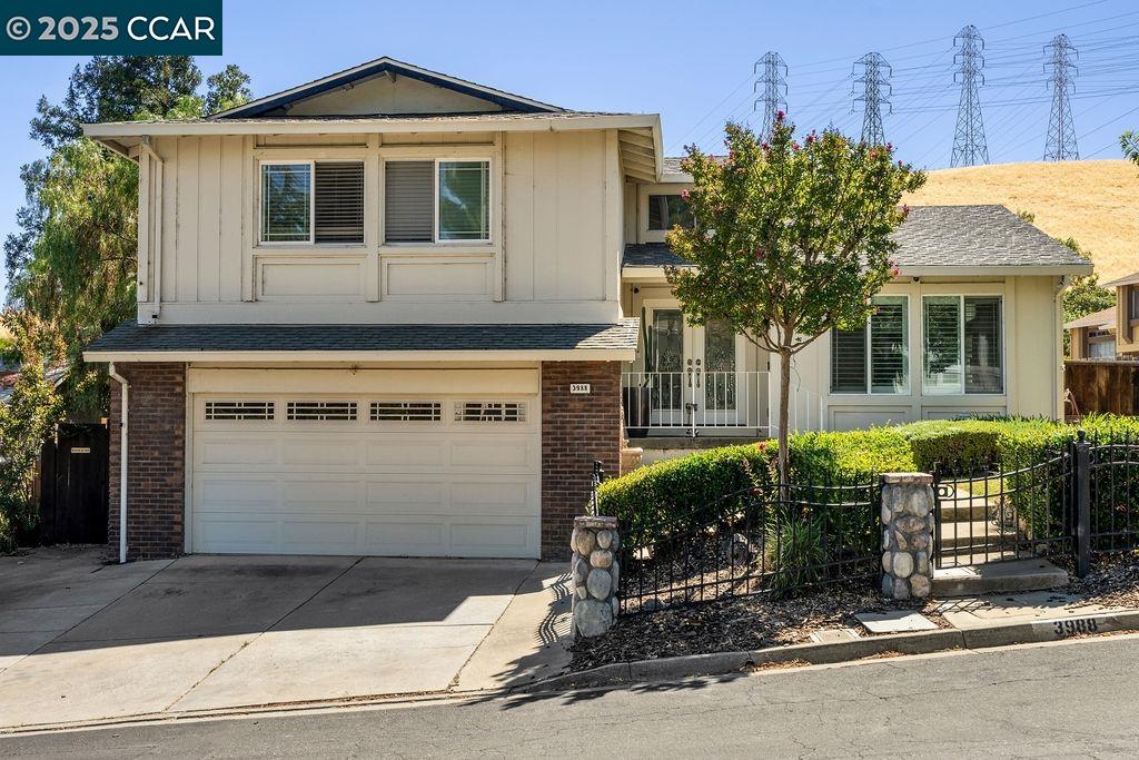 Detail Gallery Image 1 of 43 For 3988 Alta Vista Cir, Pittsburg,  CA 94565 - 4 Beds | 2/1 Baths