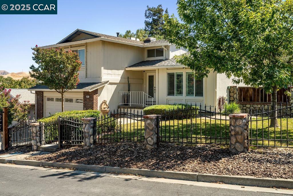 Detail Gallery Image 2 of 43 For 3988 Alta Vista Cir, Pittsburg,  CA 94565 - 4 Beds | 2/1 Baths