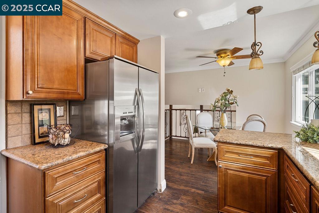 Detail Gallery Image 10 of 43 For 3988 Alta Vista Cir, Pittsburg,  CA 94565 - 4 Beds | 2/1 Baths