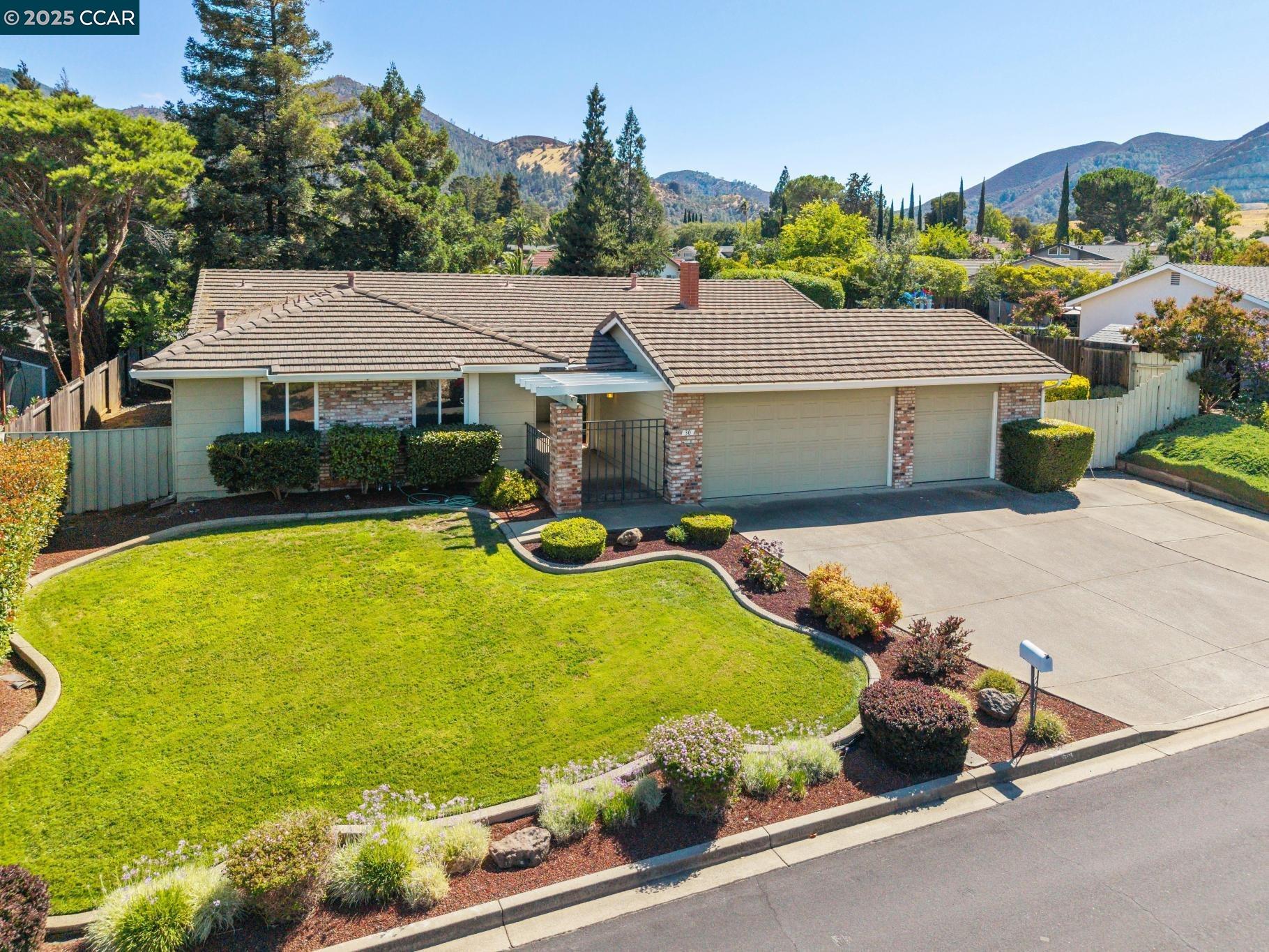 Front Image Thumbnail for CC41108565