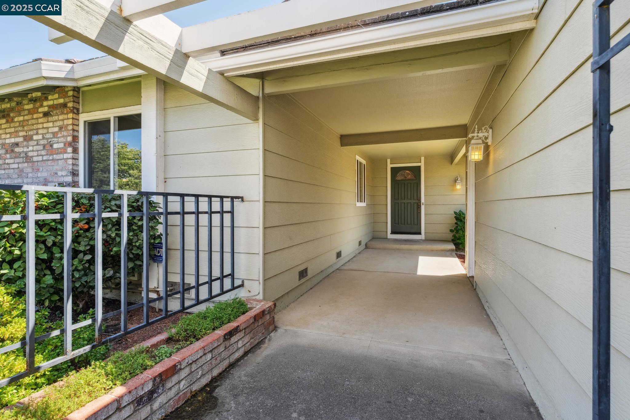 Detail Gallery Image 10 of 60 For 30 Mt. Mckinley Ct., Clayton,  CA 94517-1508 - 4 Beds | 3 Baths
