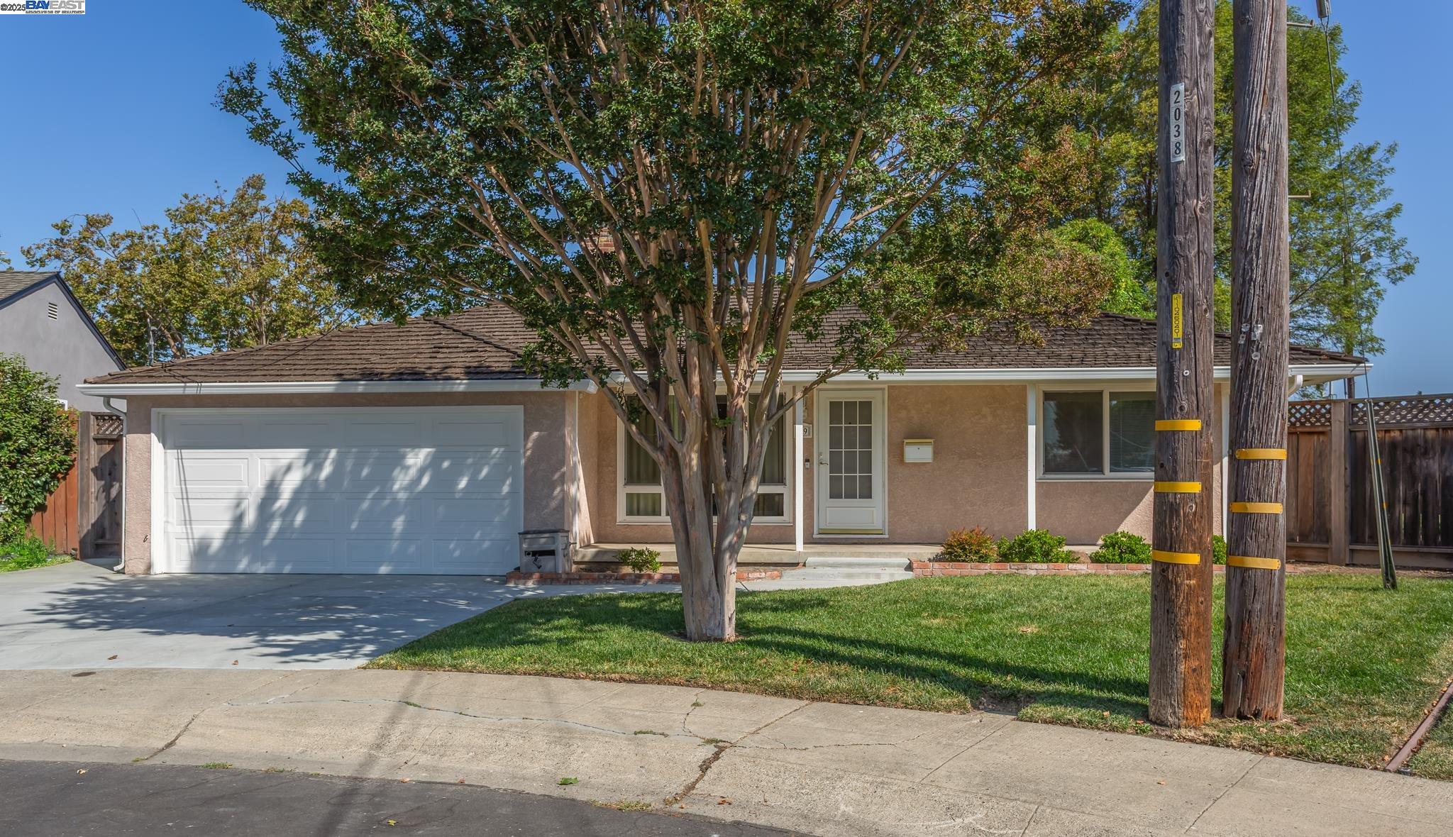 Detail Gallery Image 2 of 34 For 19 via Hermosa, San Lorenzo,  CA 94580 - 3 Beds | 1/1 Baths