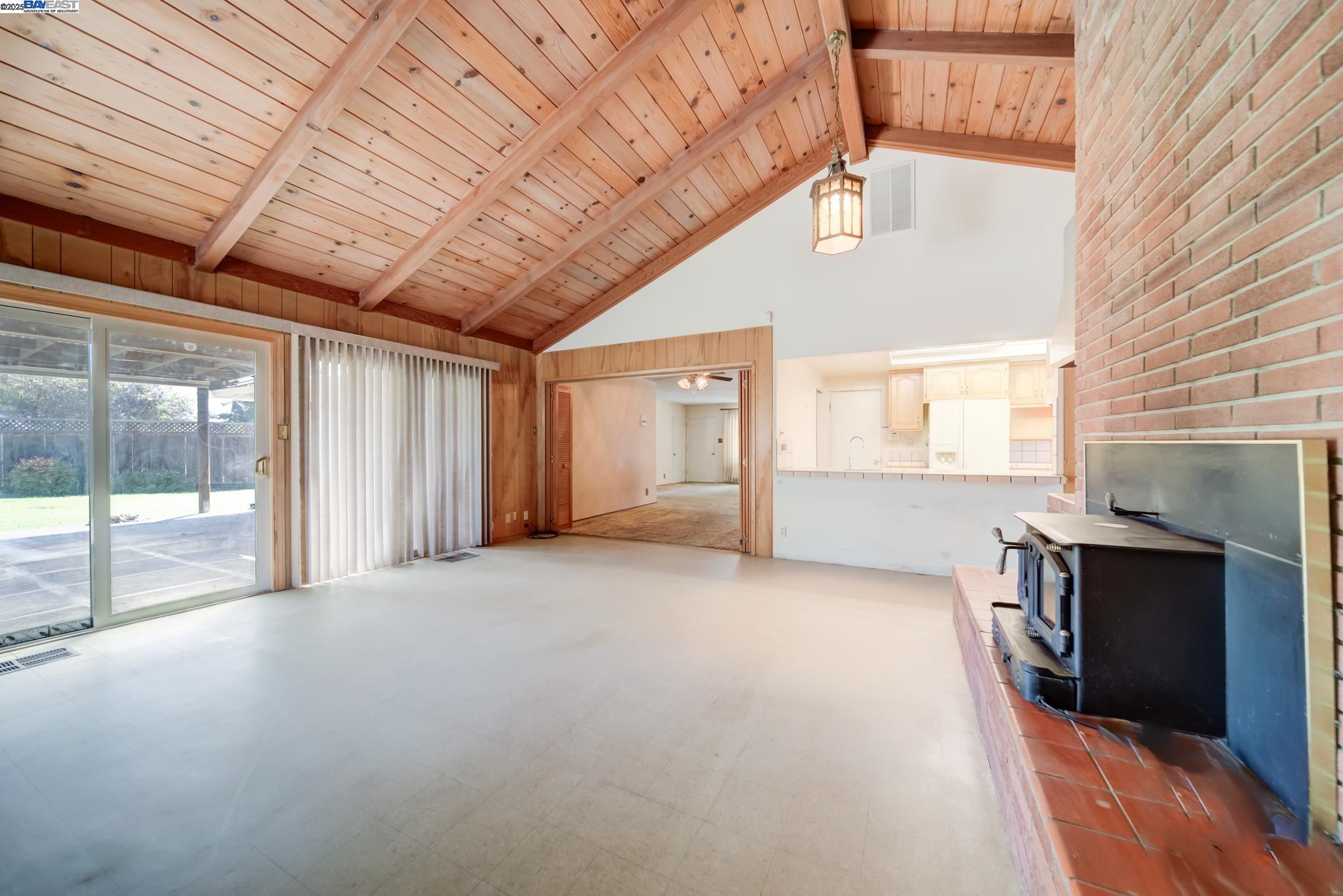 Detail Gallery Image 11 of 34 For 19 via Hermosa, San Lorenzo,  CA 94580 - 3 Beds | 1/1 Baths